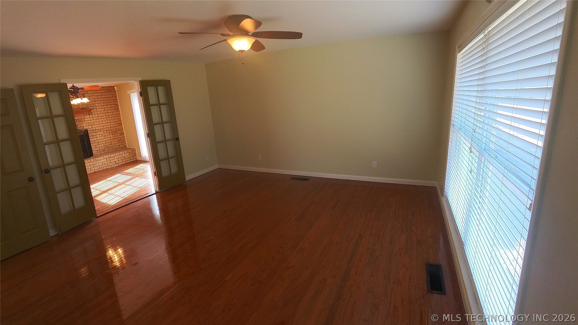 411 S 3rd Property Photo 16