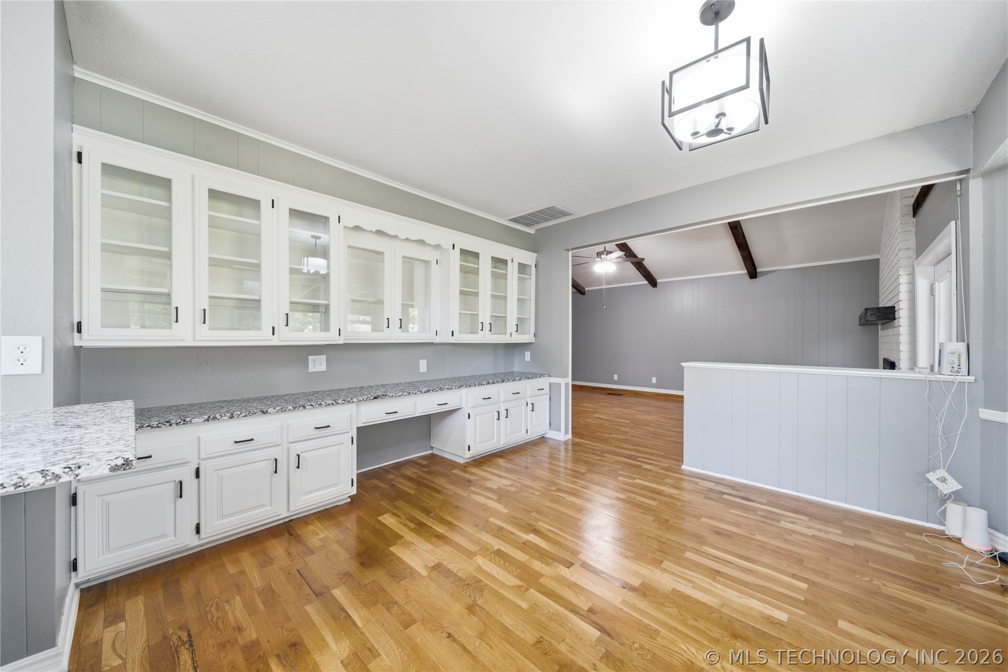 21908 W 11th Street Property Photo 6