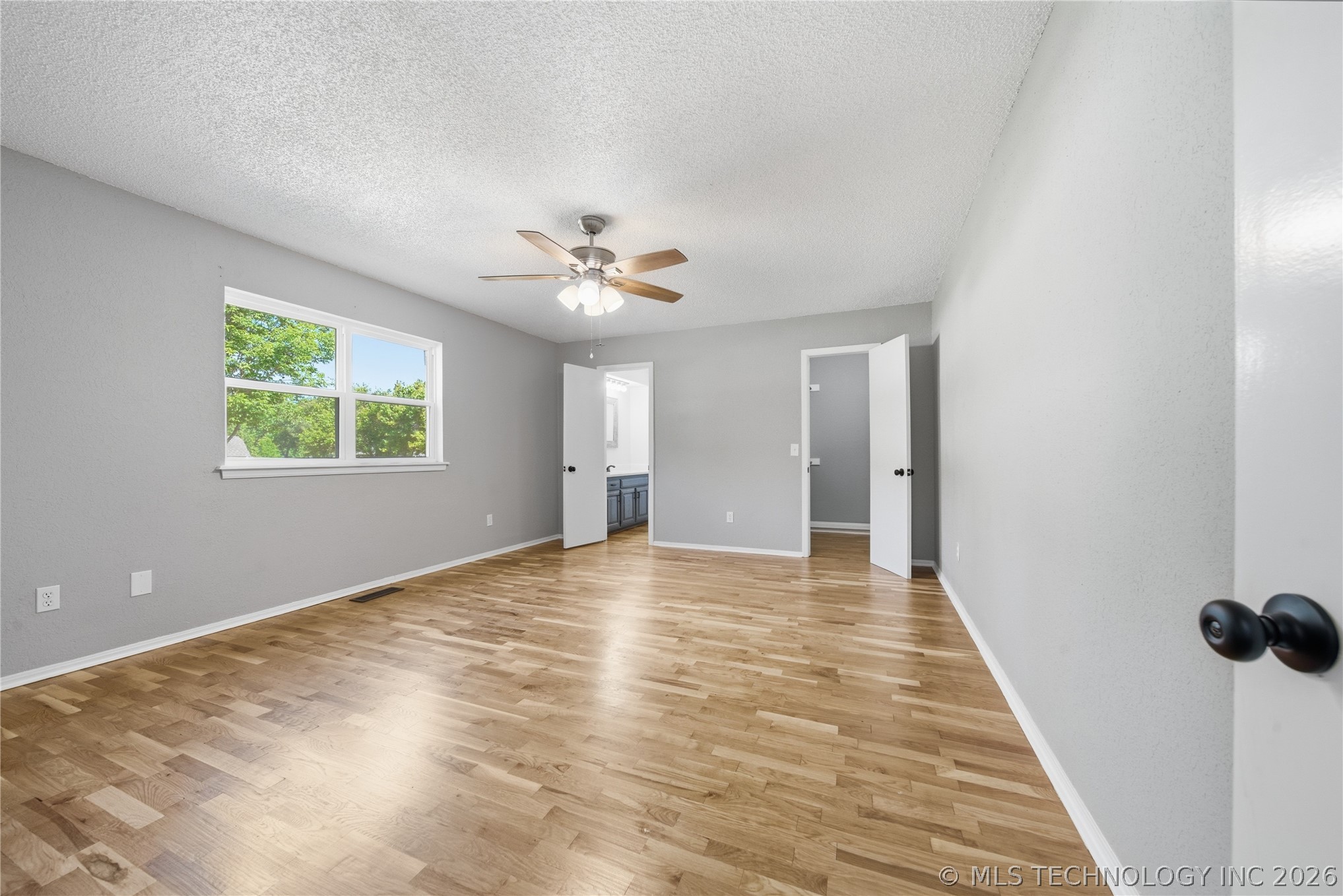 21908 W 11th Street Property Photo 13