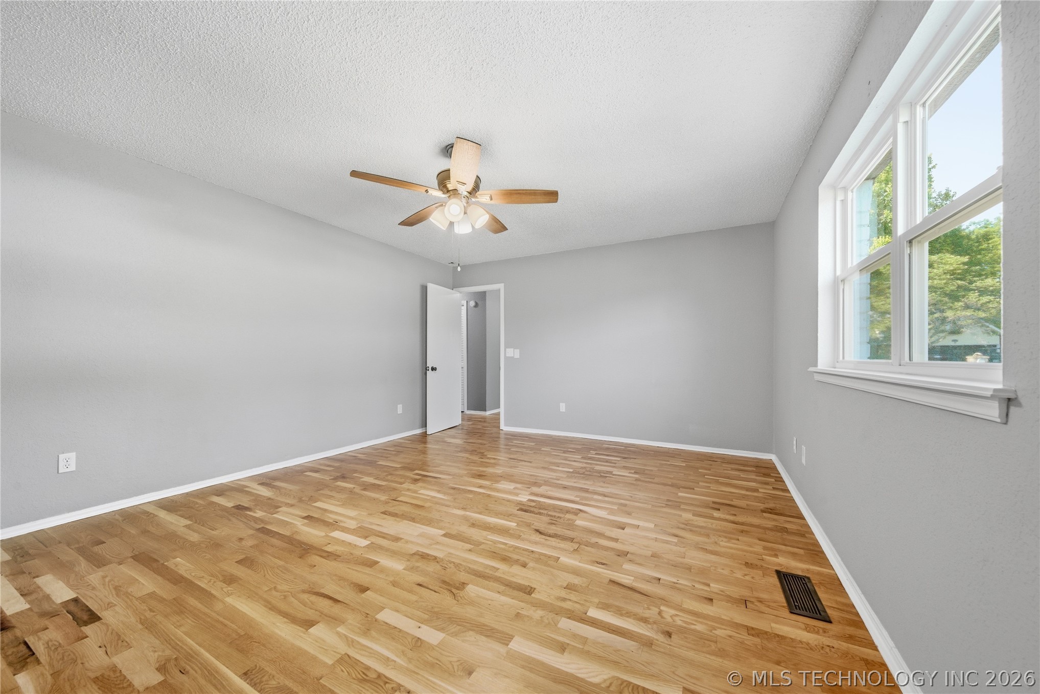 21908 W 11th Street Property Photo 14