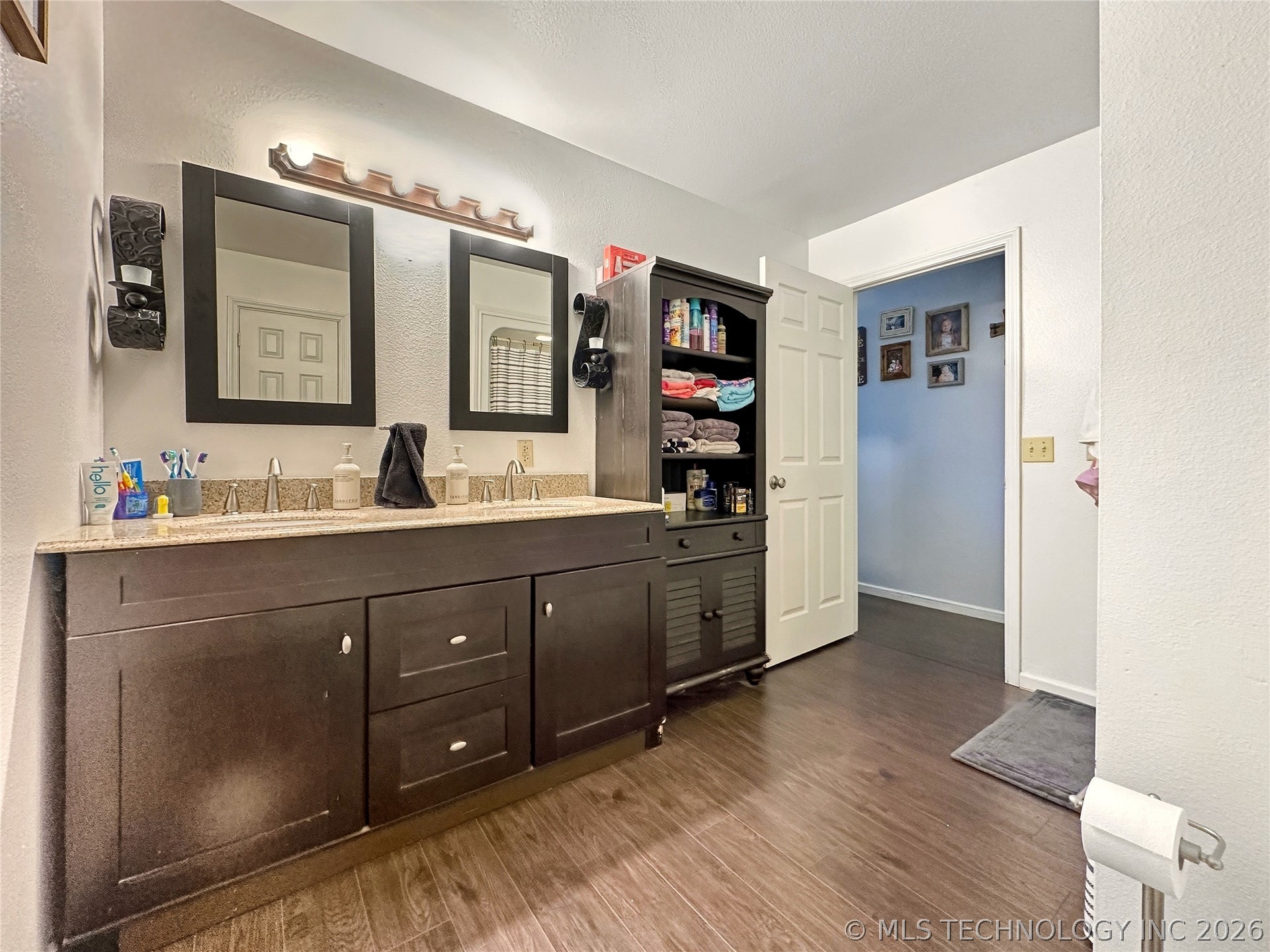 1627 S Locust Avenue Property Photo 14