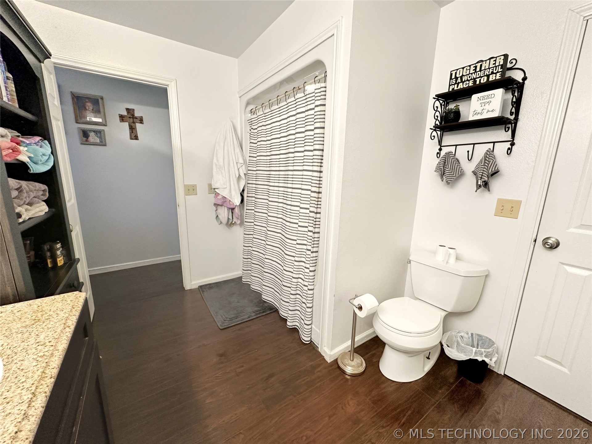 1627 S Locust Avenue Property Photo 15