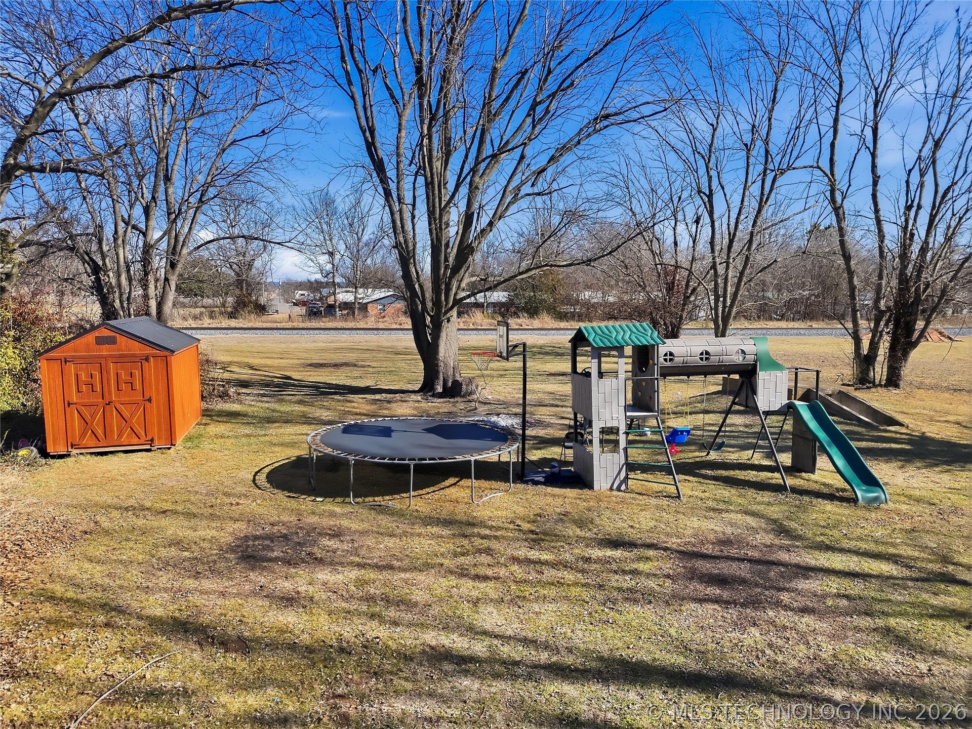 1627 S Locust Avenue Property Photo 26
