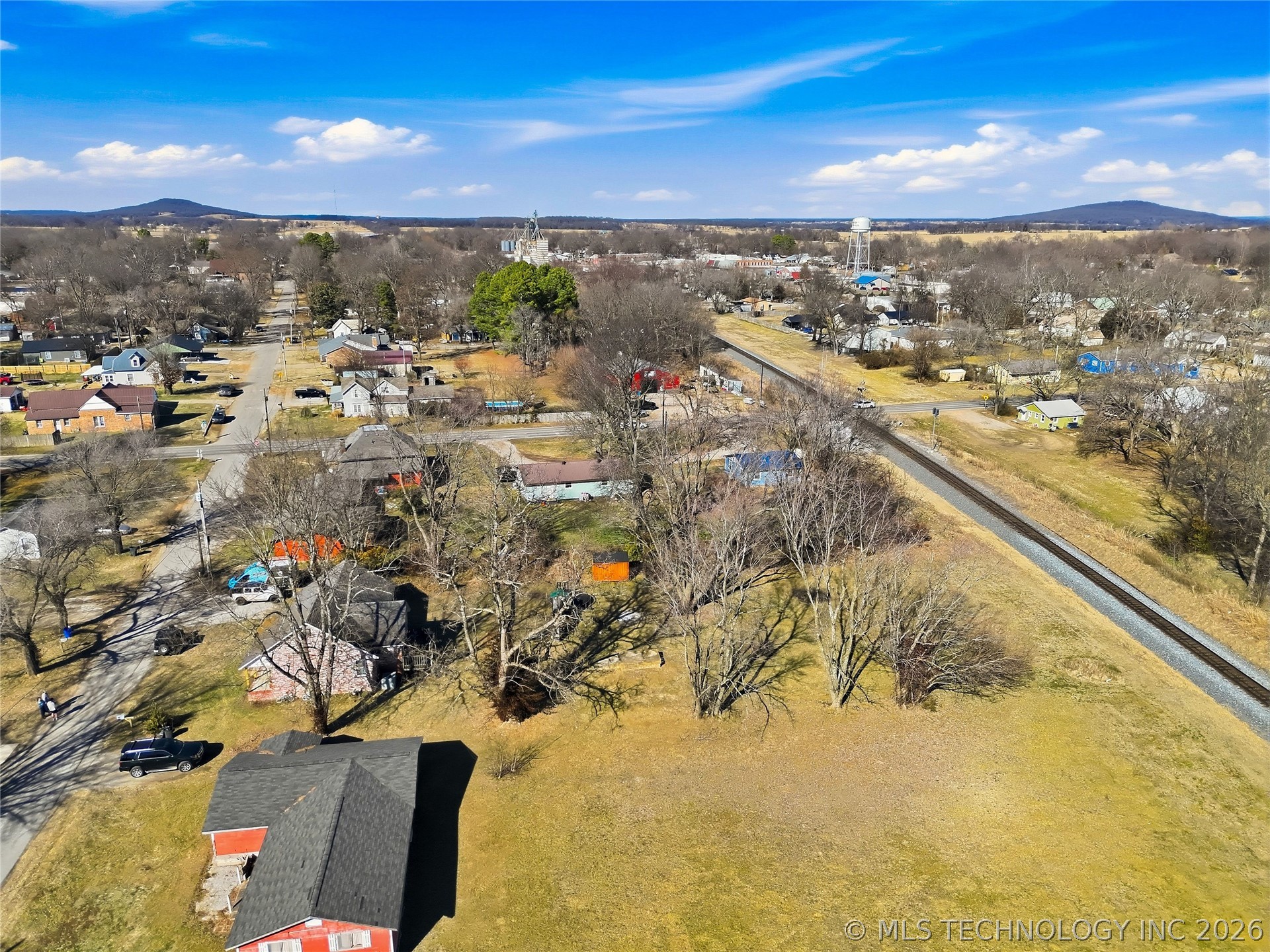 1627 S Locust Avenue Property Photo 38