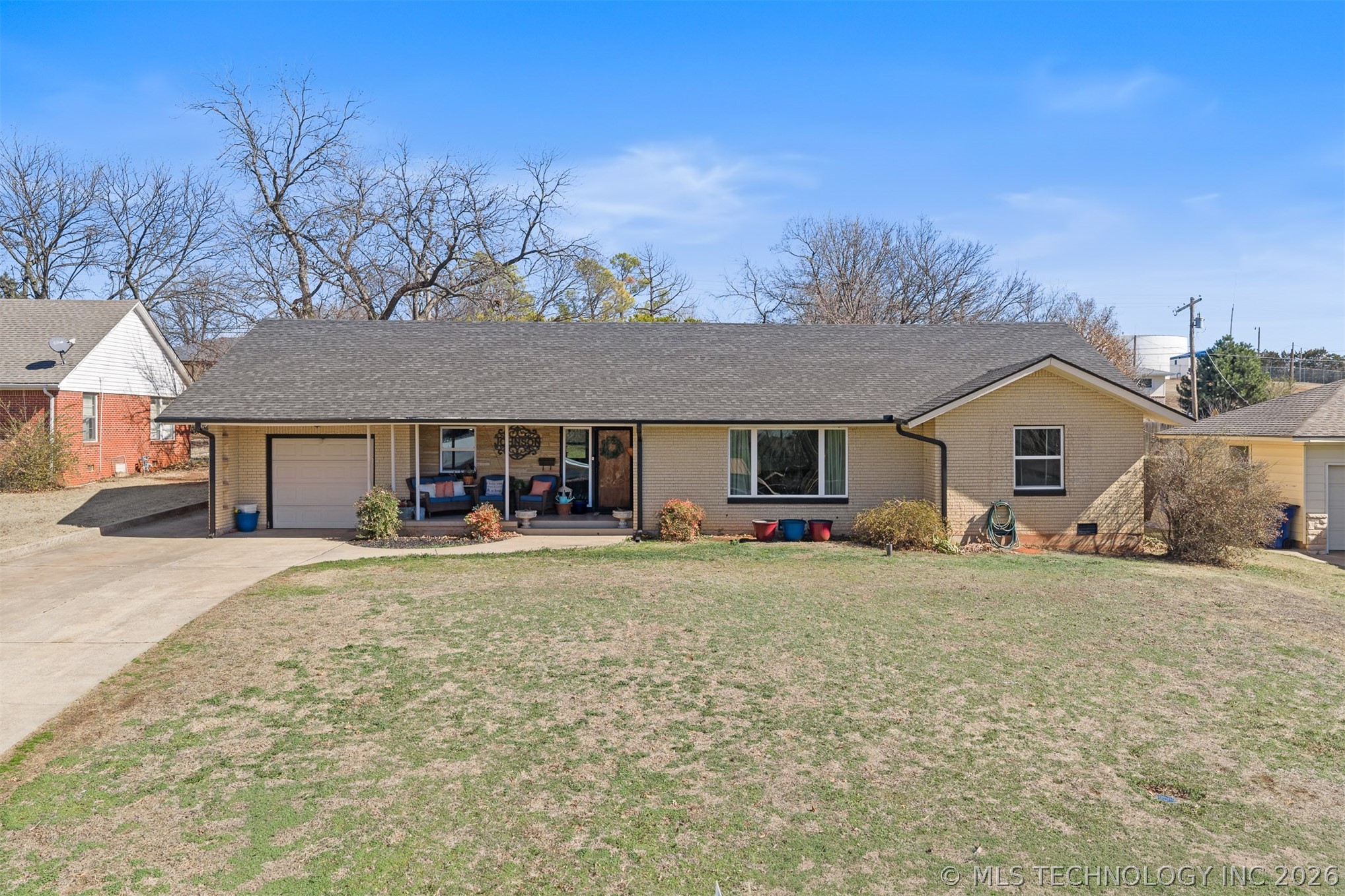 1506 Crescent Drive Property Photo 1