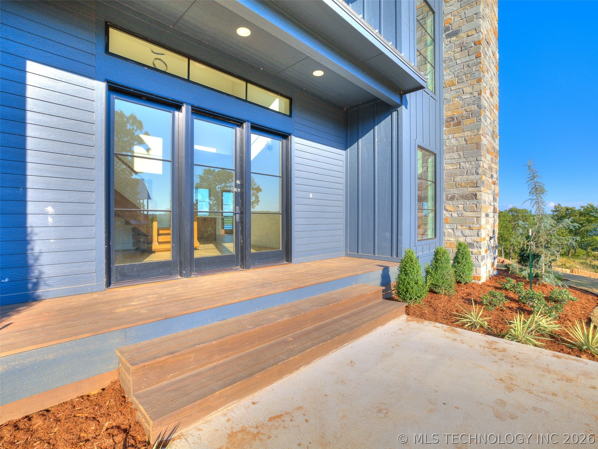 295 Falcon Tree Loop Property Photo 4