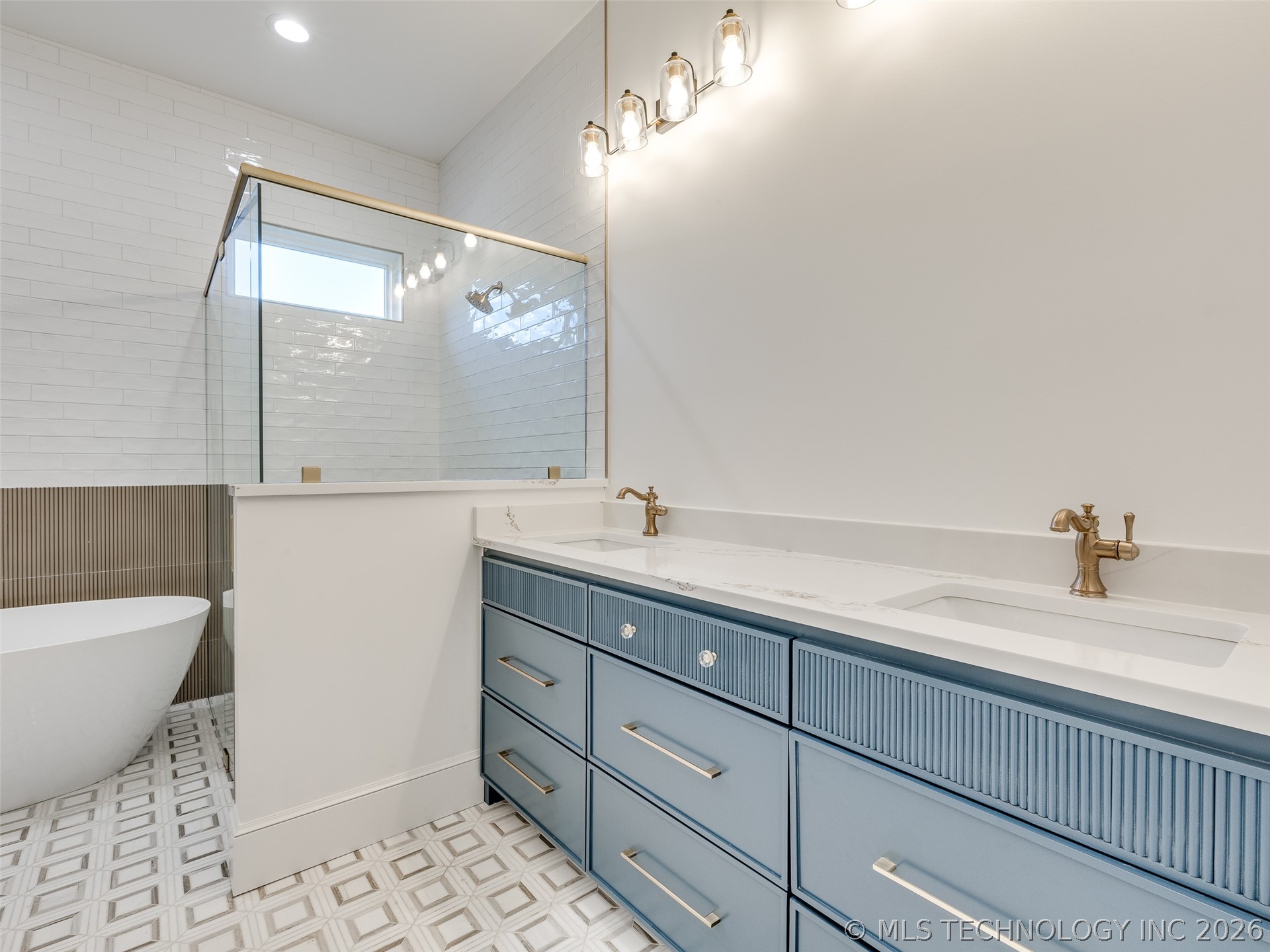 295 Falcon Tree Loop Property Photo 54