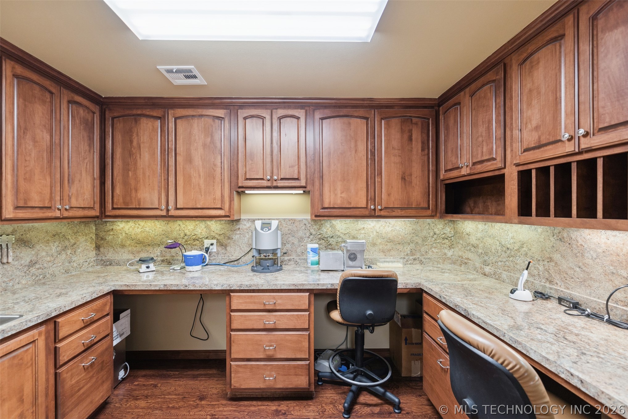 1100 W Blue Starr Drive Property Photo 15