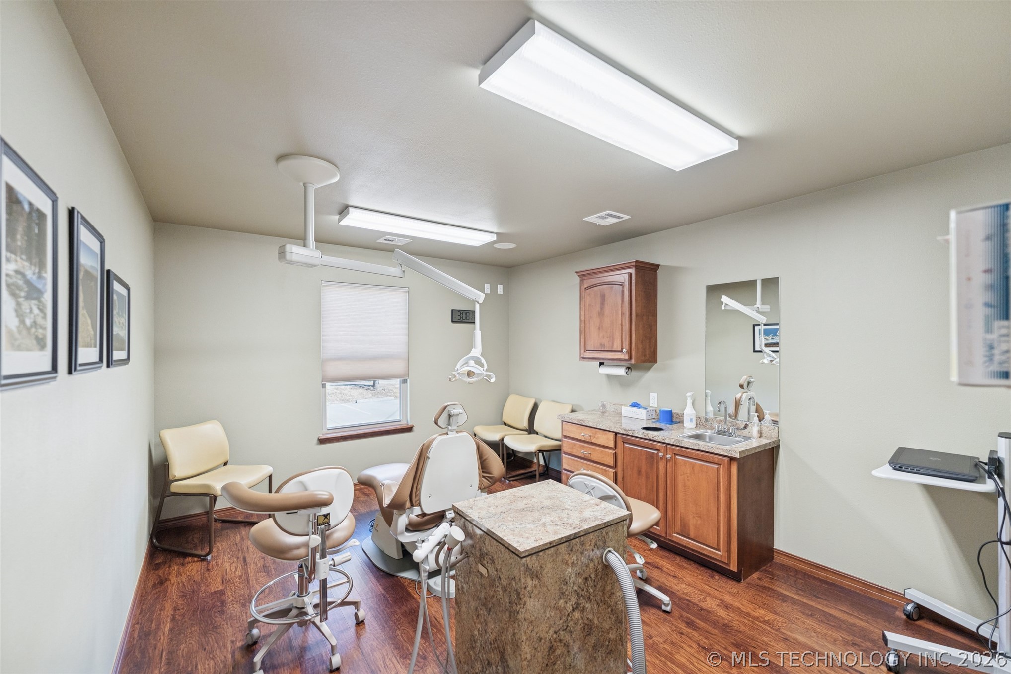 1100 W Blue Starr Drive Property Photo 24