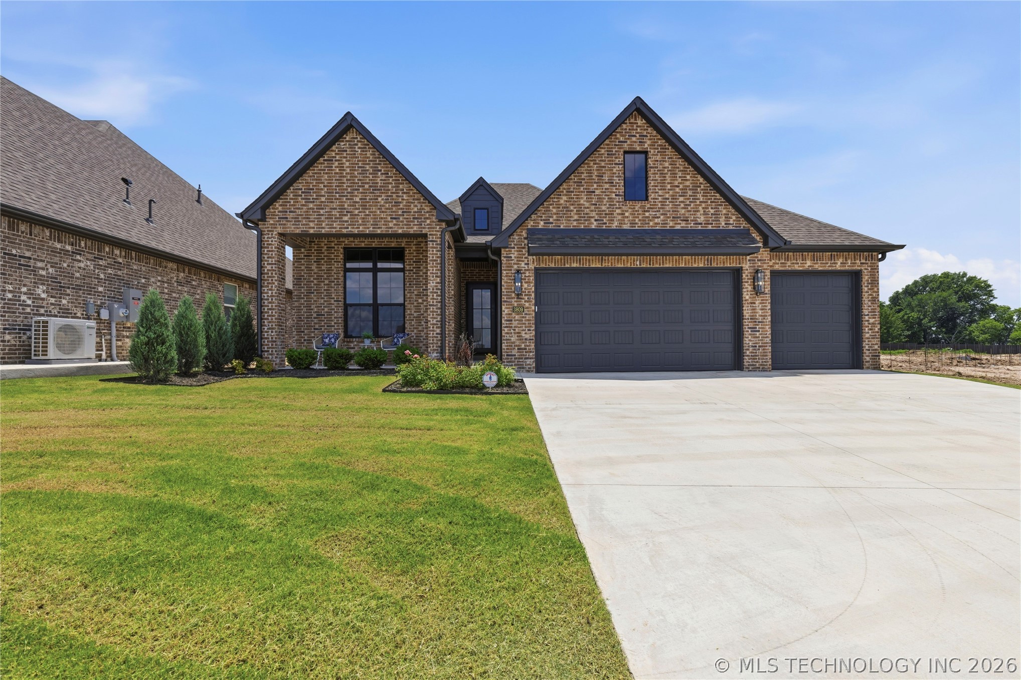 3809 W Laredo Place Property Photo 1