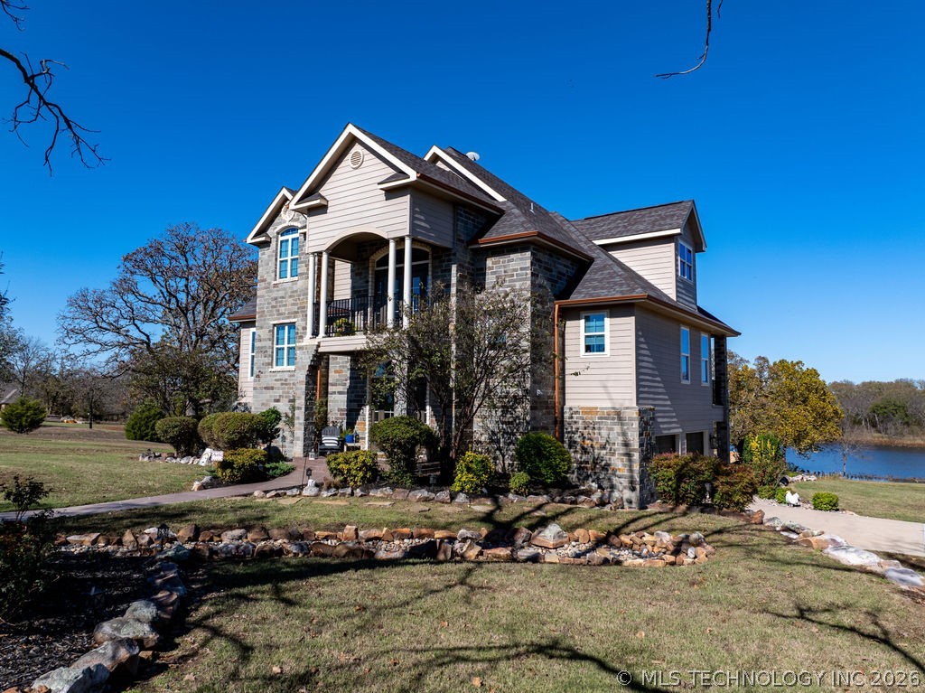 2973 N Lakeside Circle Property Photo 1