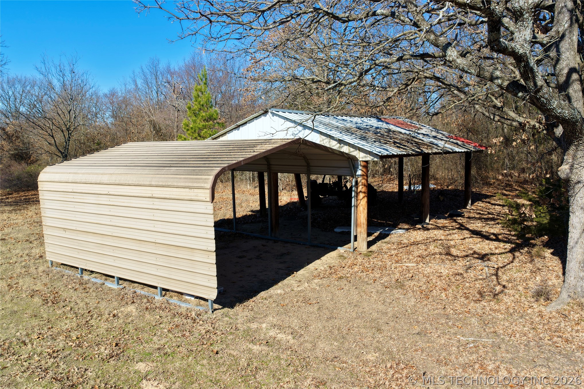 417188 E 1135 Road Property Photo 5