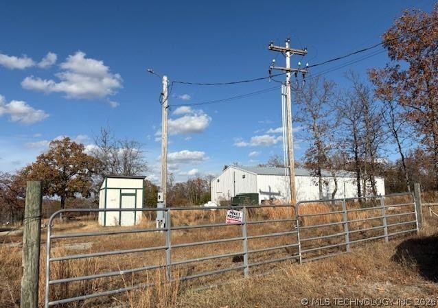 430823 E 1151 Road Property Photo 2