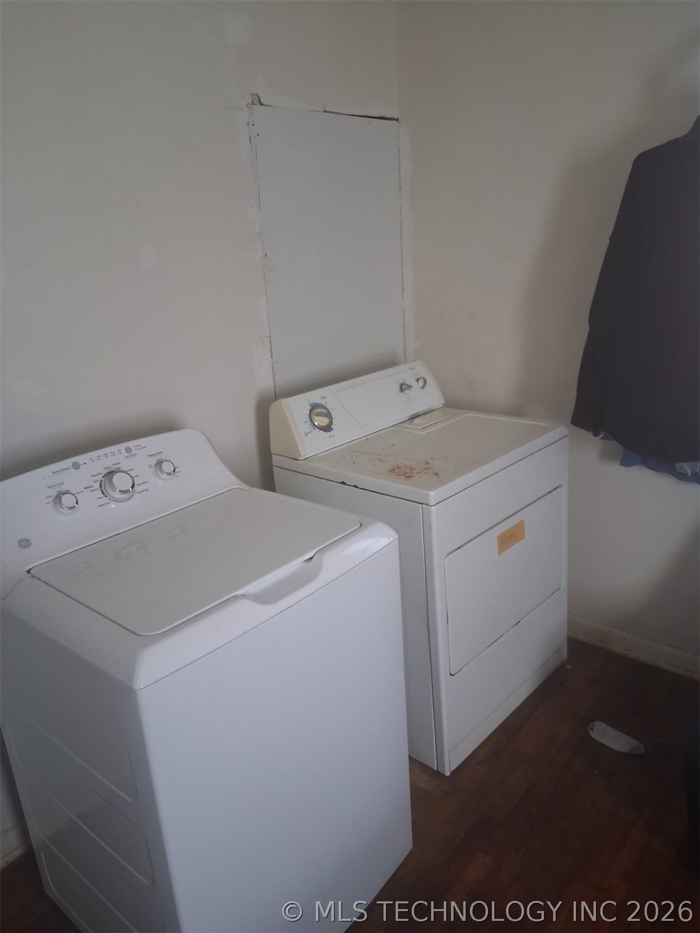 1104 Hilldale Drive Property Photo 25