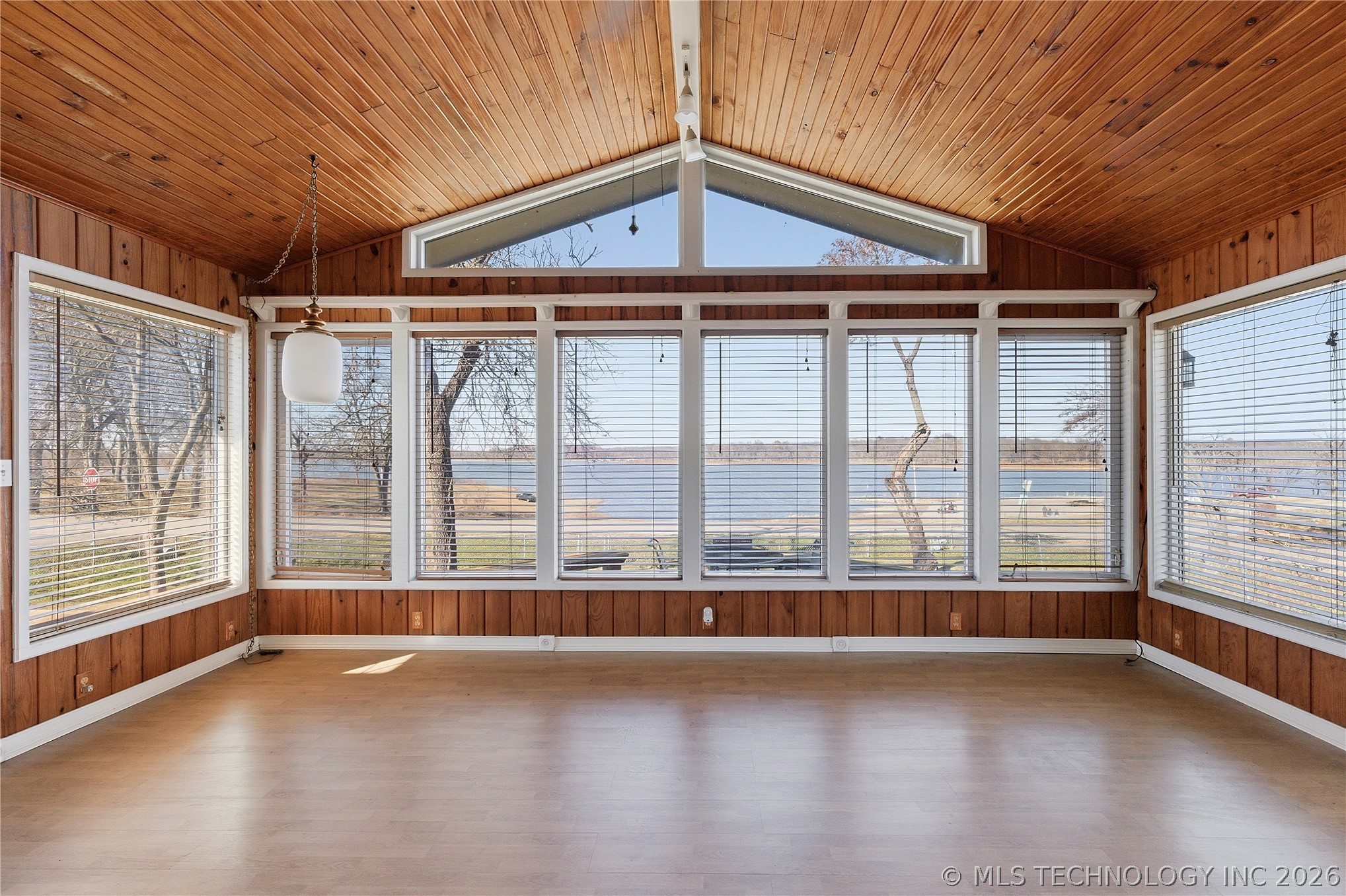 32262 E 720 Road Property Photo 2