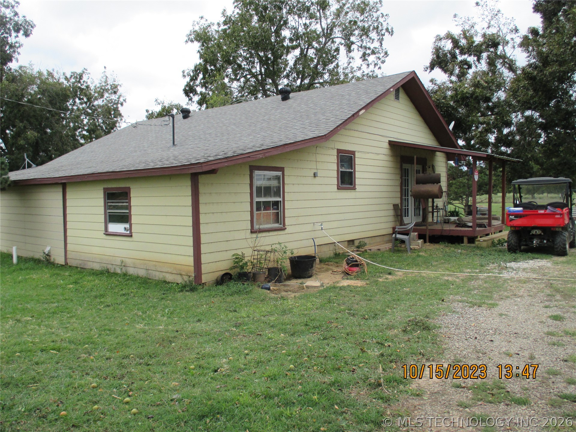 2905 E 2110 Property Photo 8