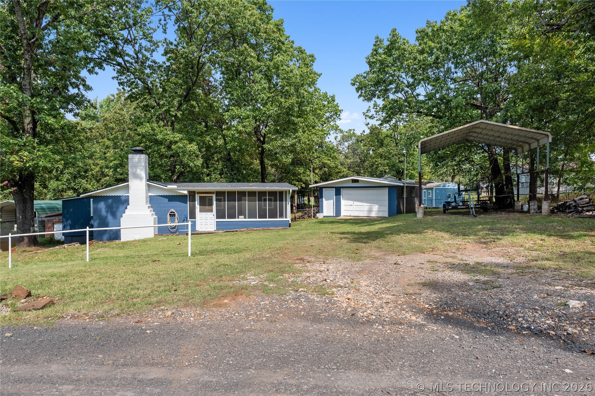 19460 W 925 Property Photo 2