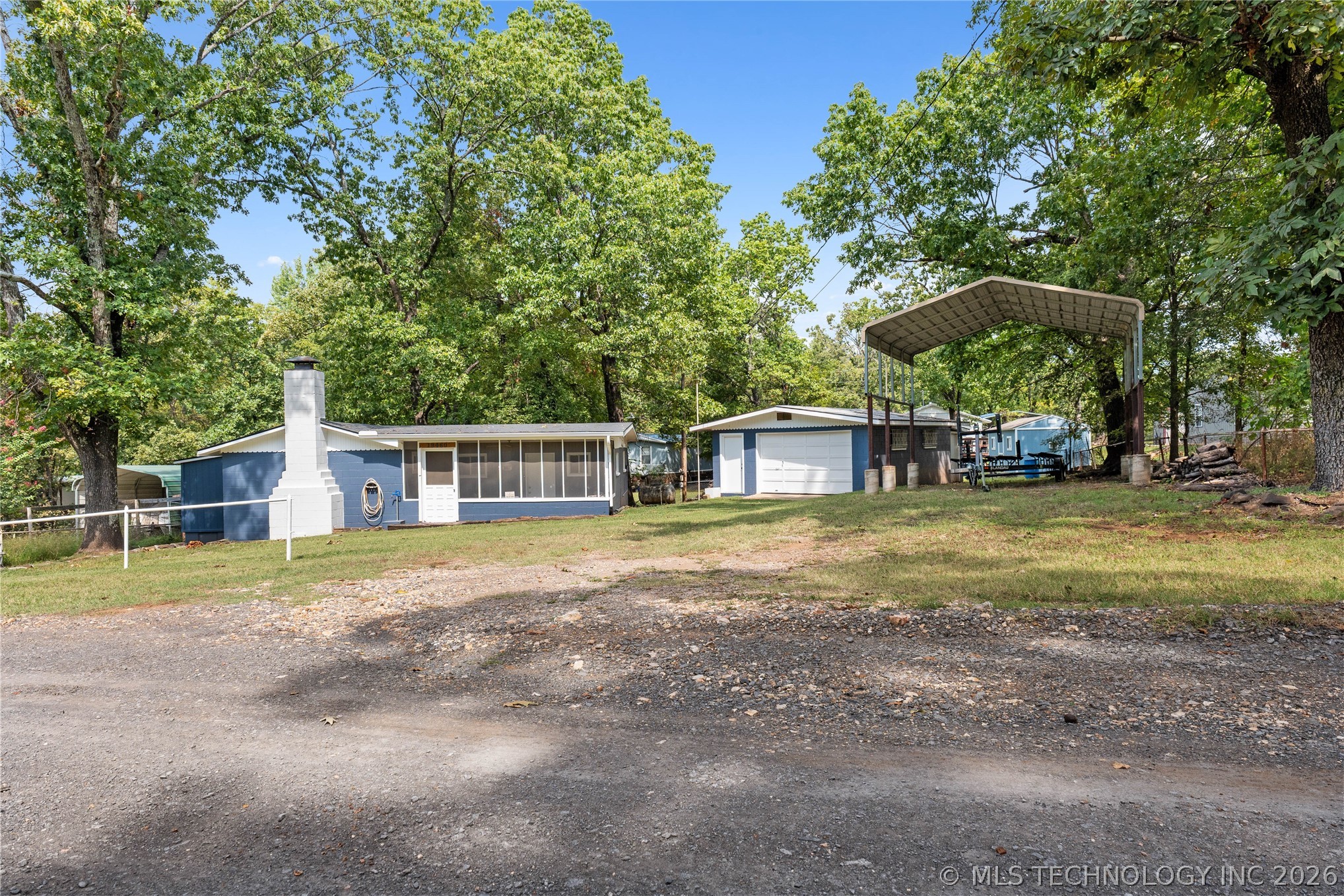 19460 W 925 Property Photo 6