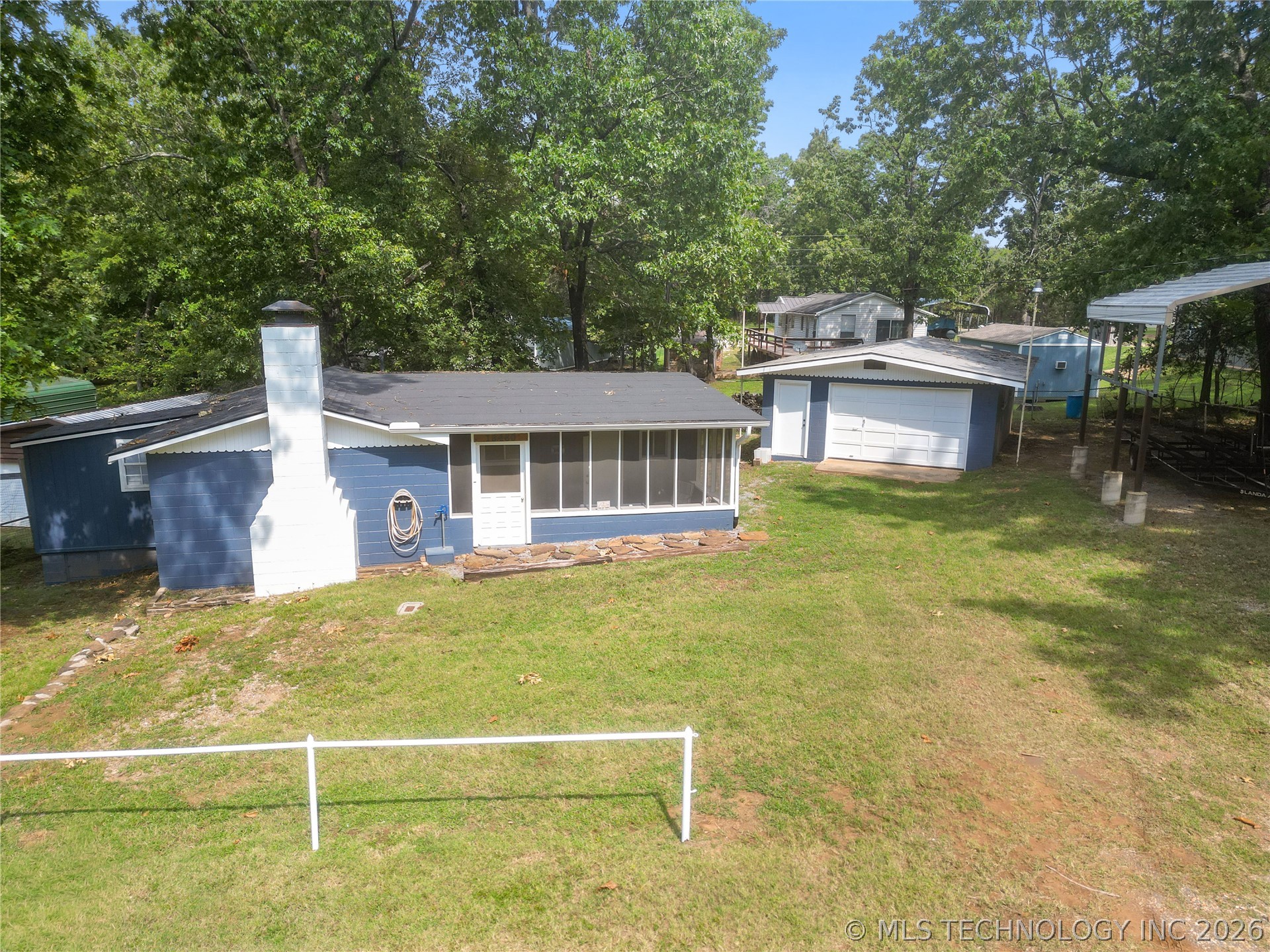 19460 W 925 Property Photo 8