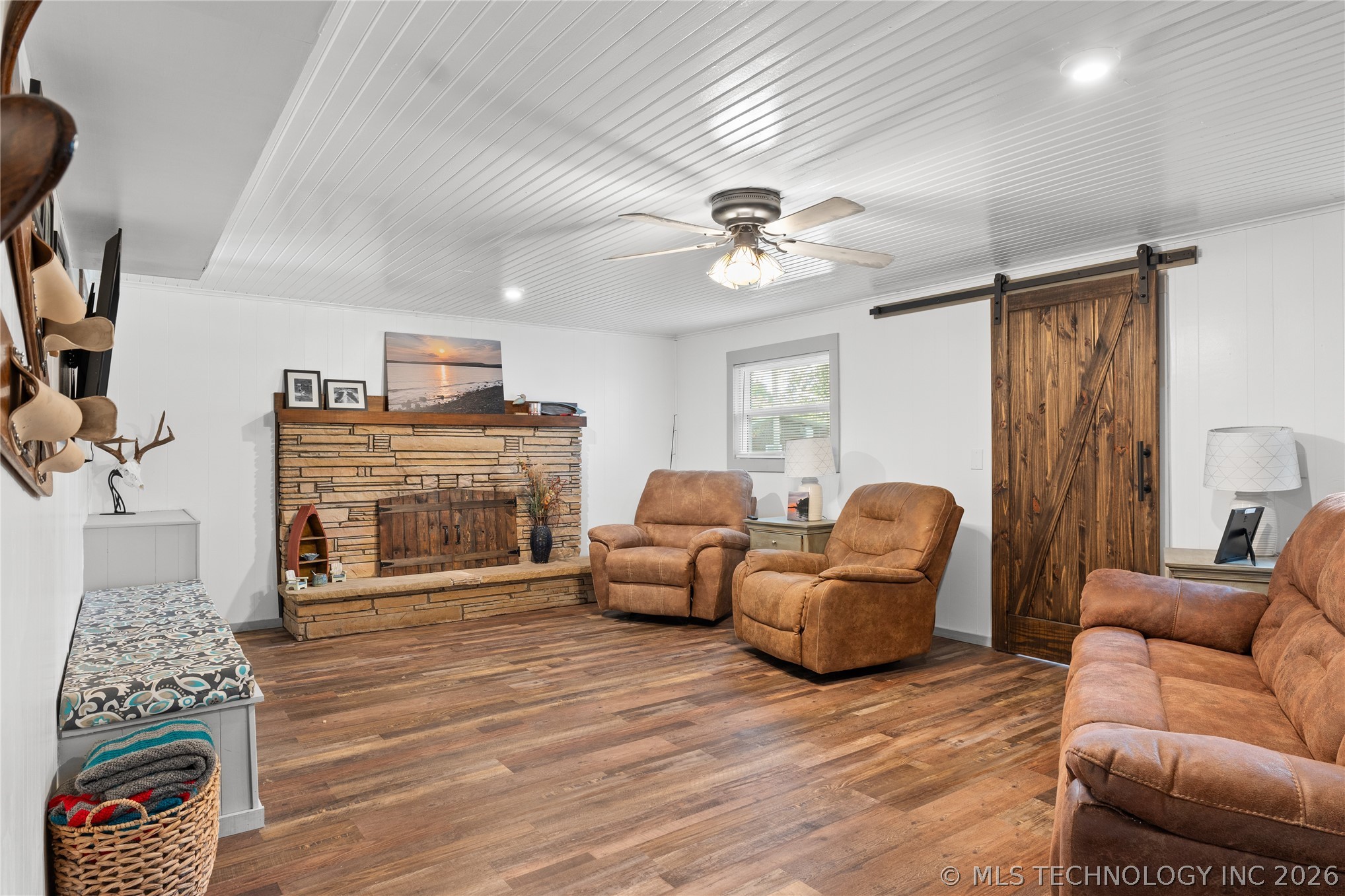 19460 W 925 Property Photo 11