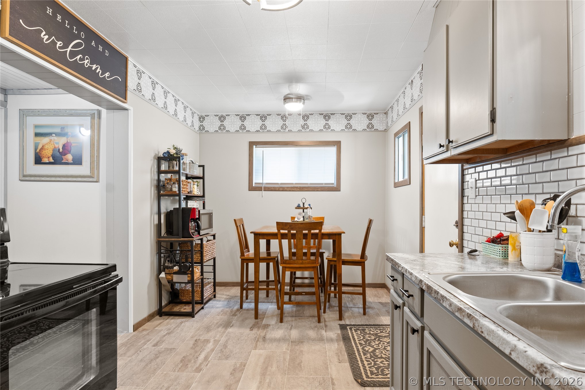 19460 W 925 Property Photo 14