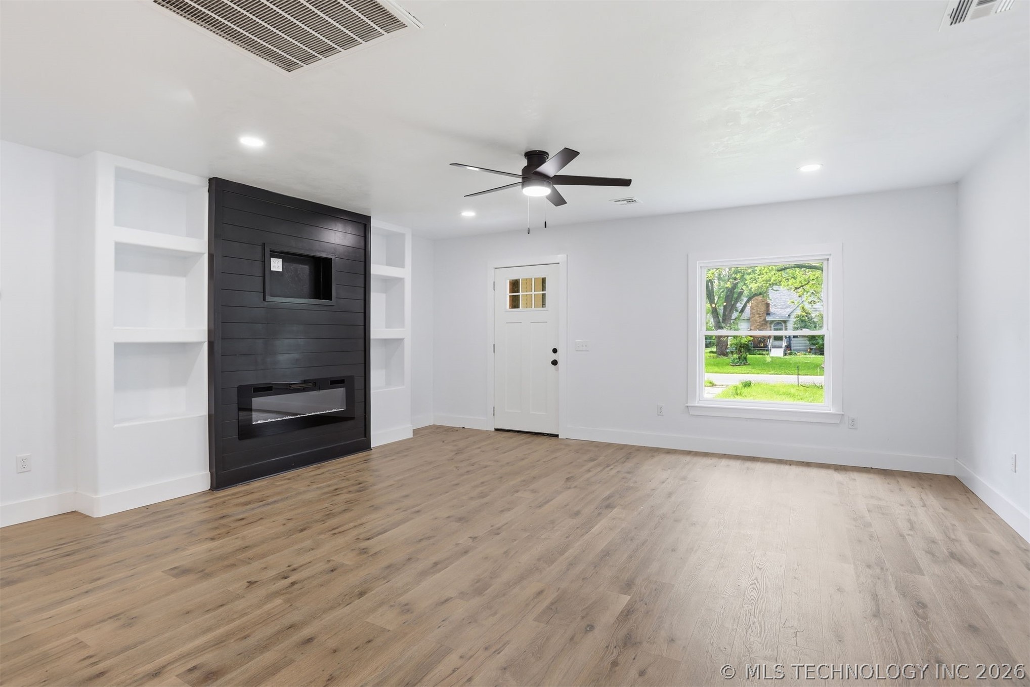 1008 W Burney Street Property Photo 5