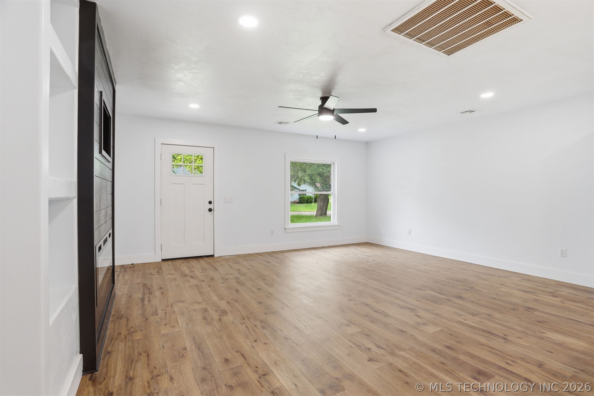 1008 W Burney Street Property Photo 6