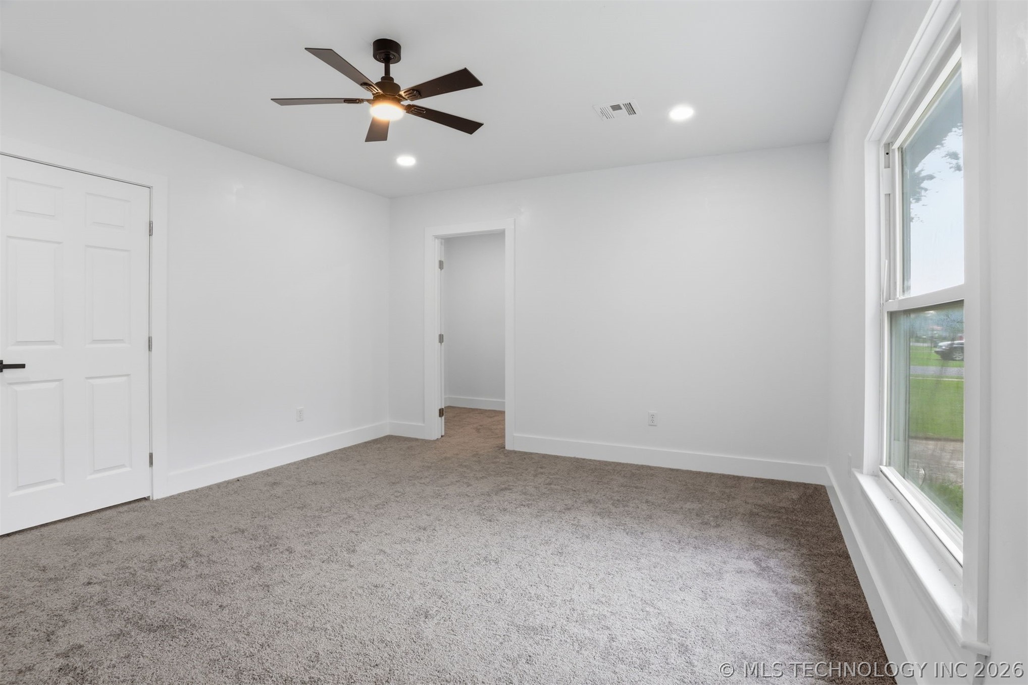 1008 W Burney Street Property Photo 13