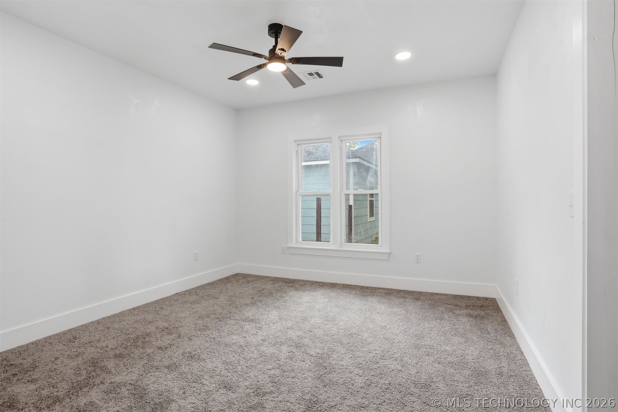 1008 W Burney Street Property Photo 15