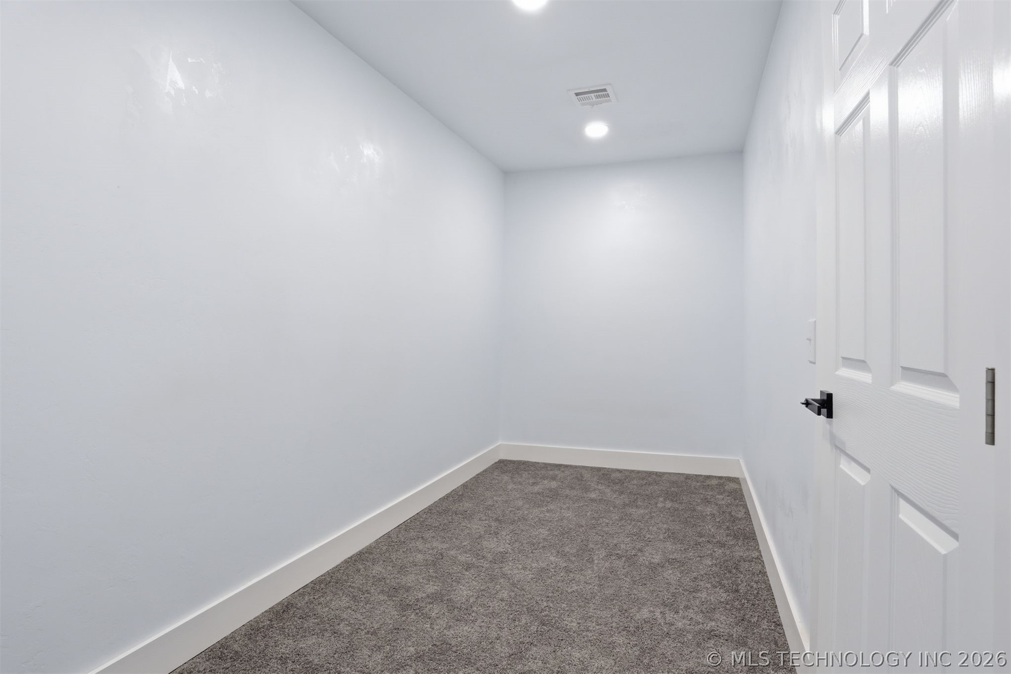 1008 W Burney Street Property Photo 16