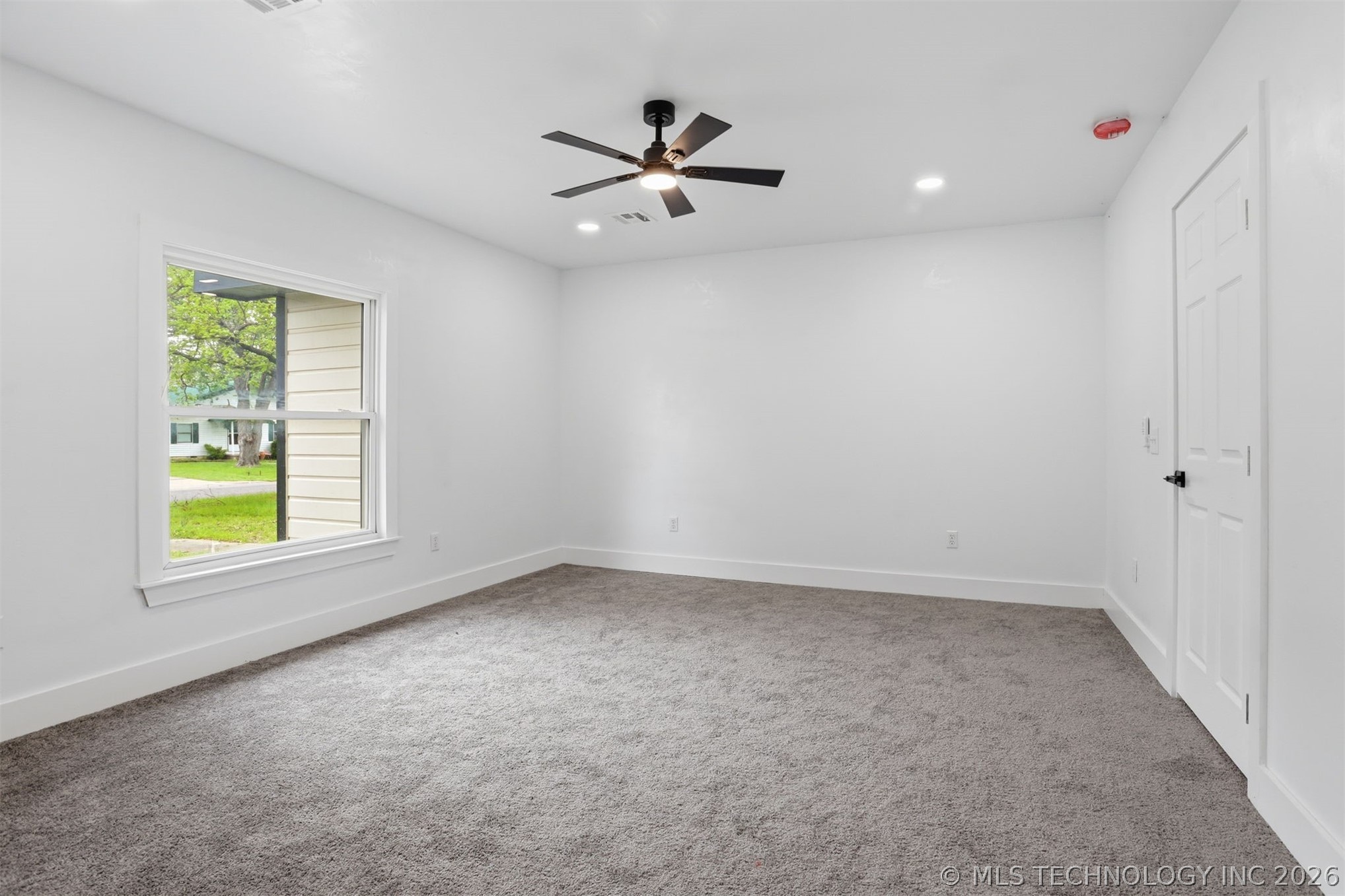 1008 W Burney Street Property Photo 17