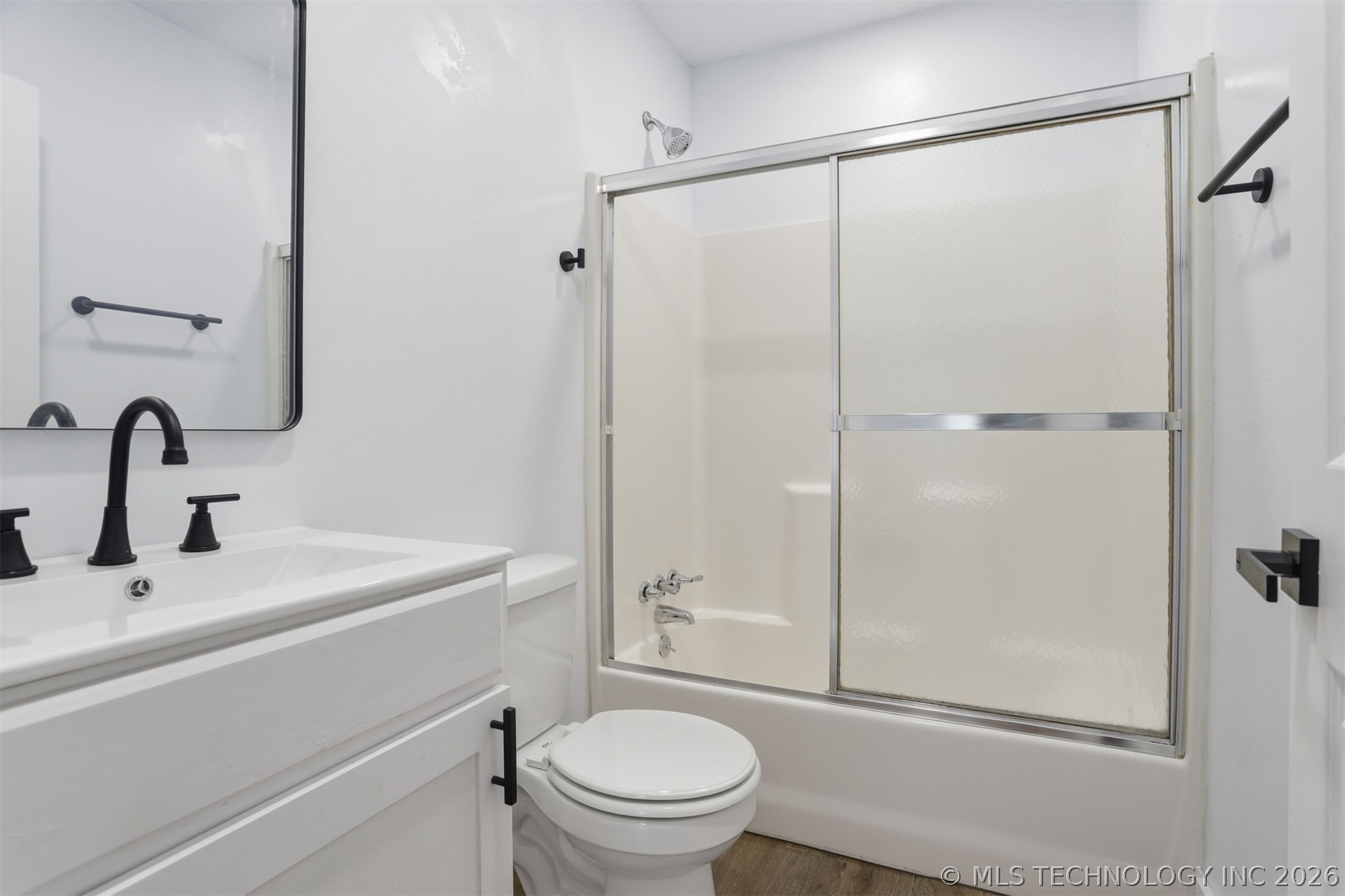 1008 W Burney Street Property Photo 18