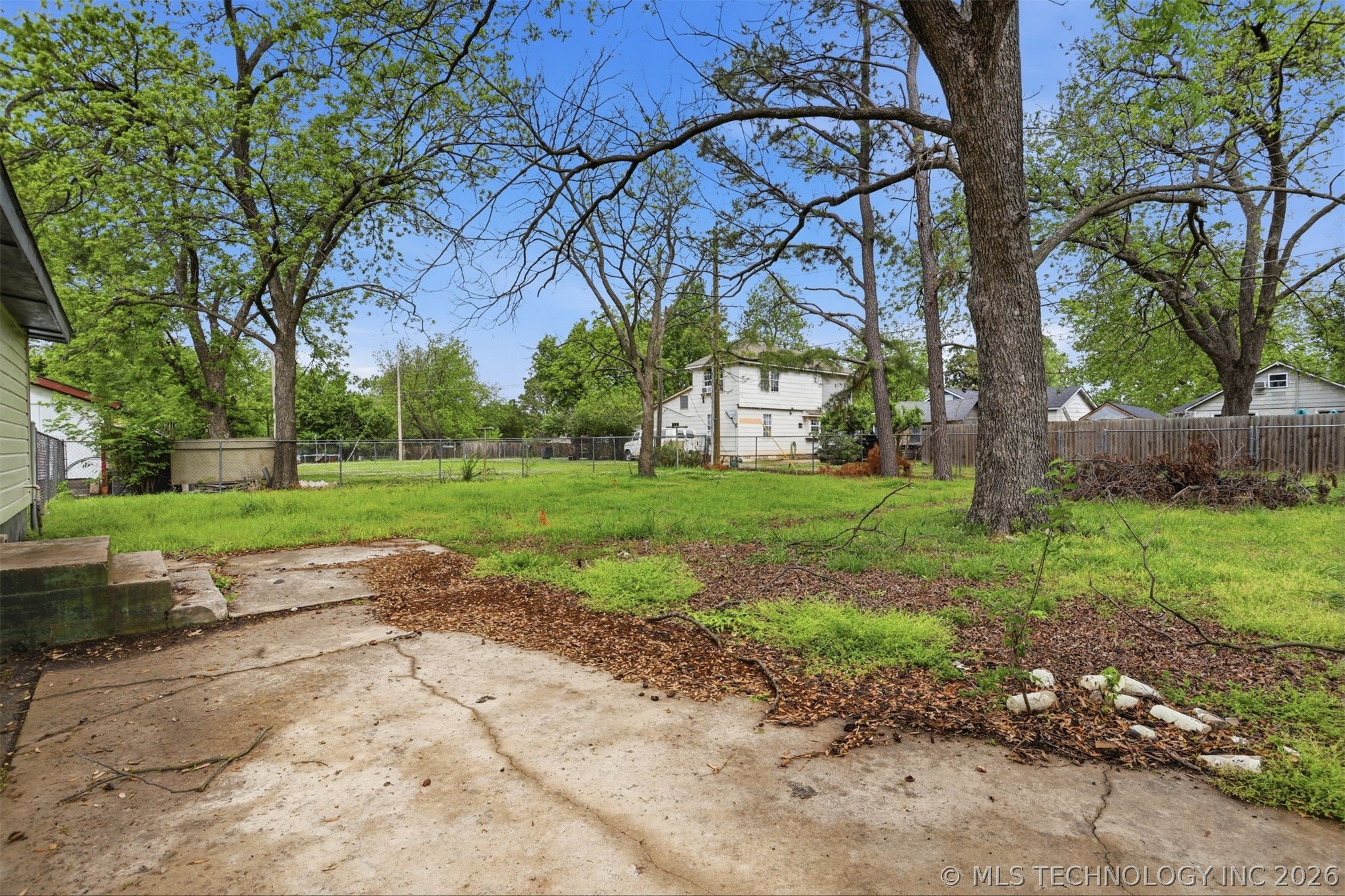 1008 W Burney Street Property Photo 24