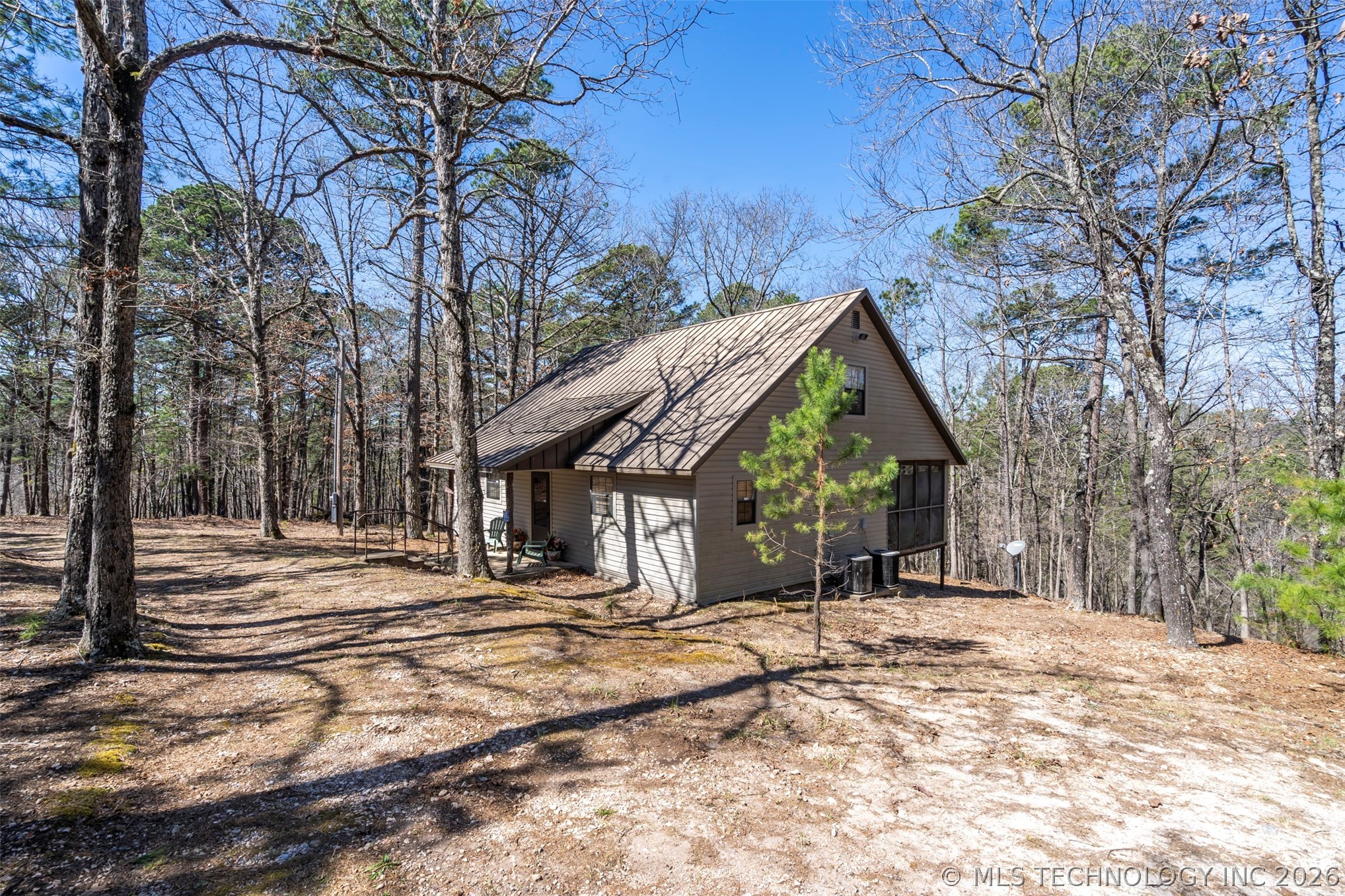 1117 Fox Point Road Property Photo 1