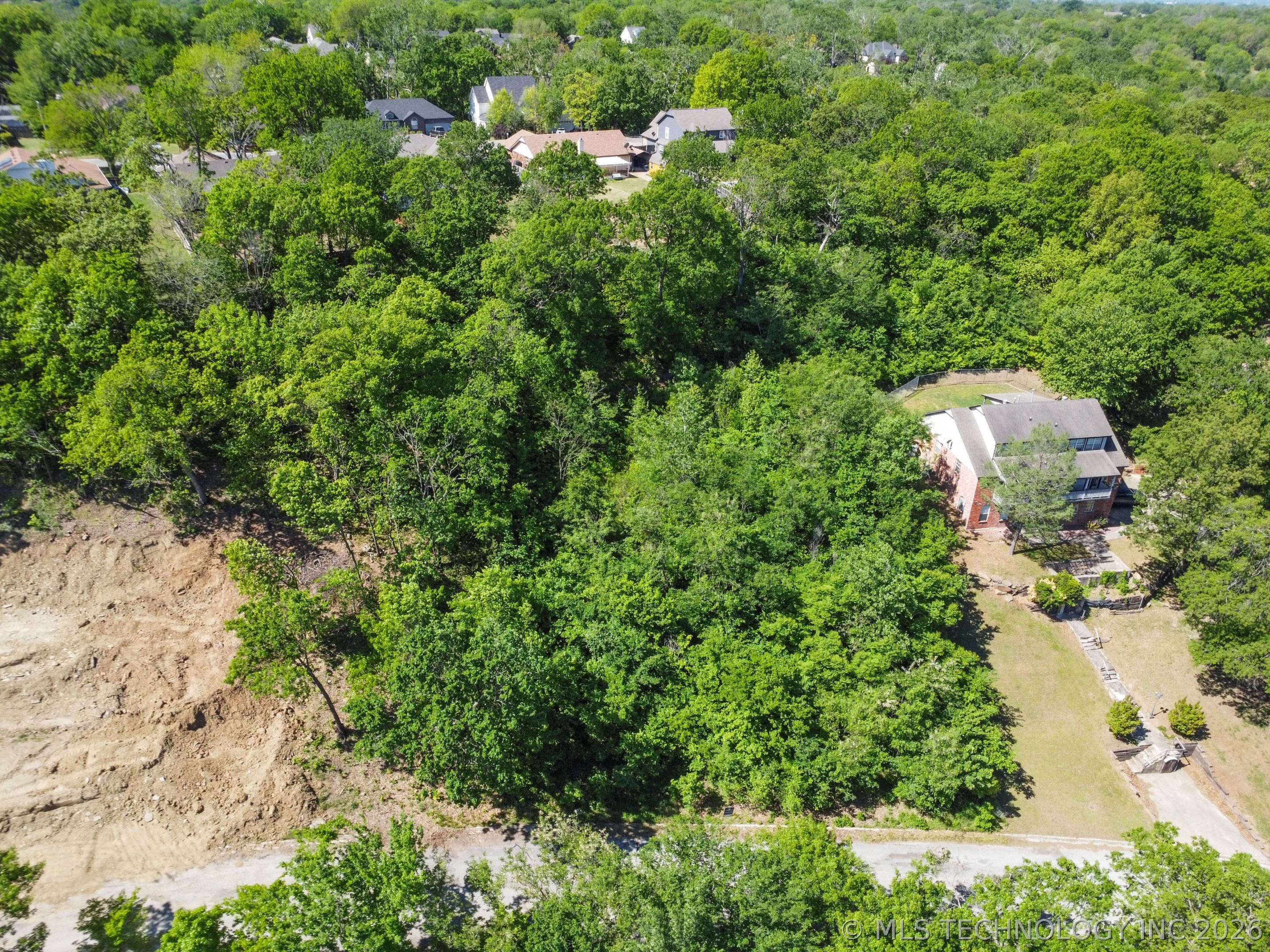 Hickory Lane Property Photo 2
