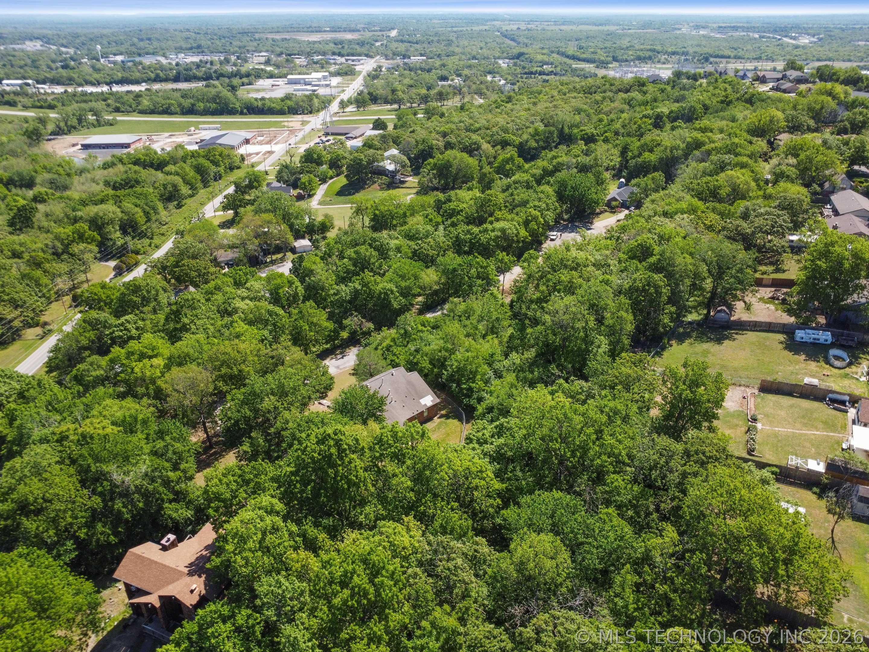 Hickory Lane Property Photo 6