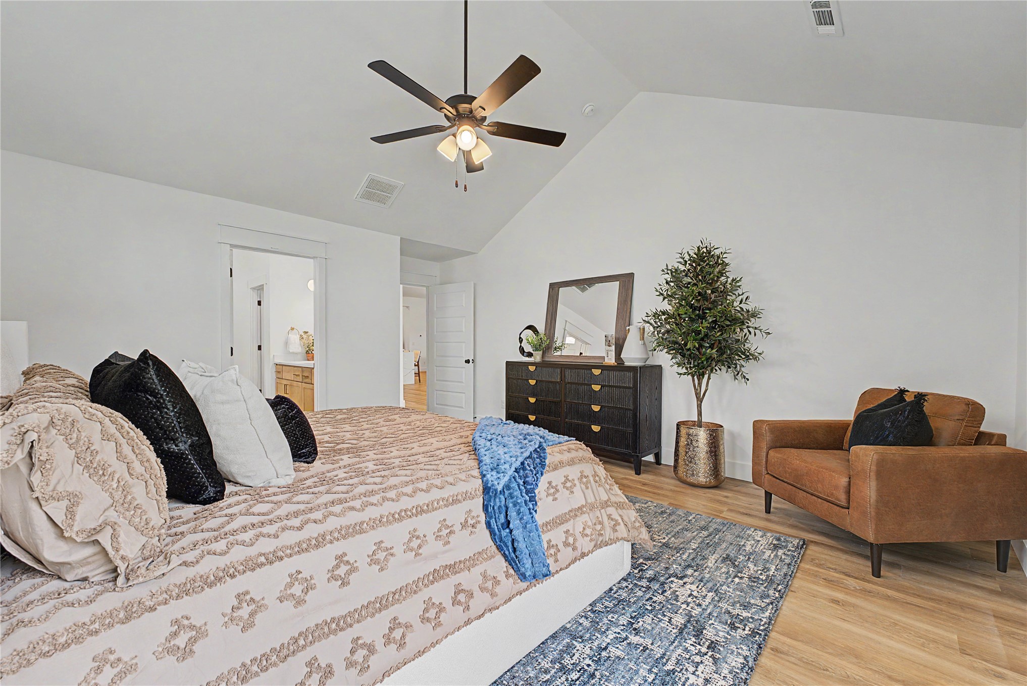 2807 E Liberty Place Property Photo 19