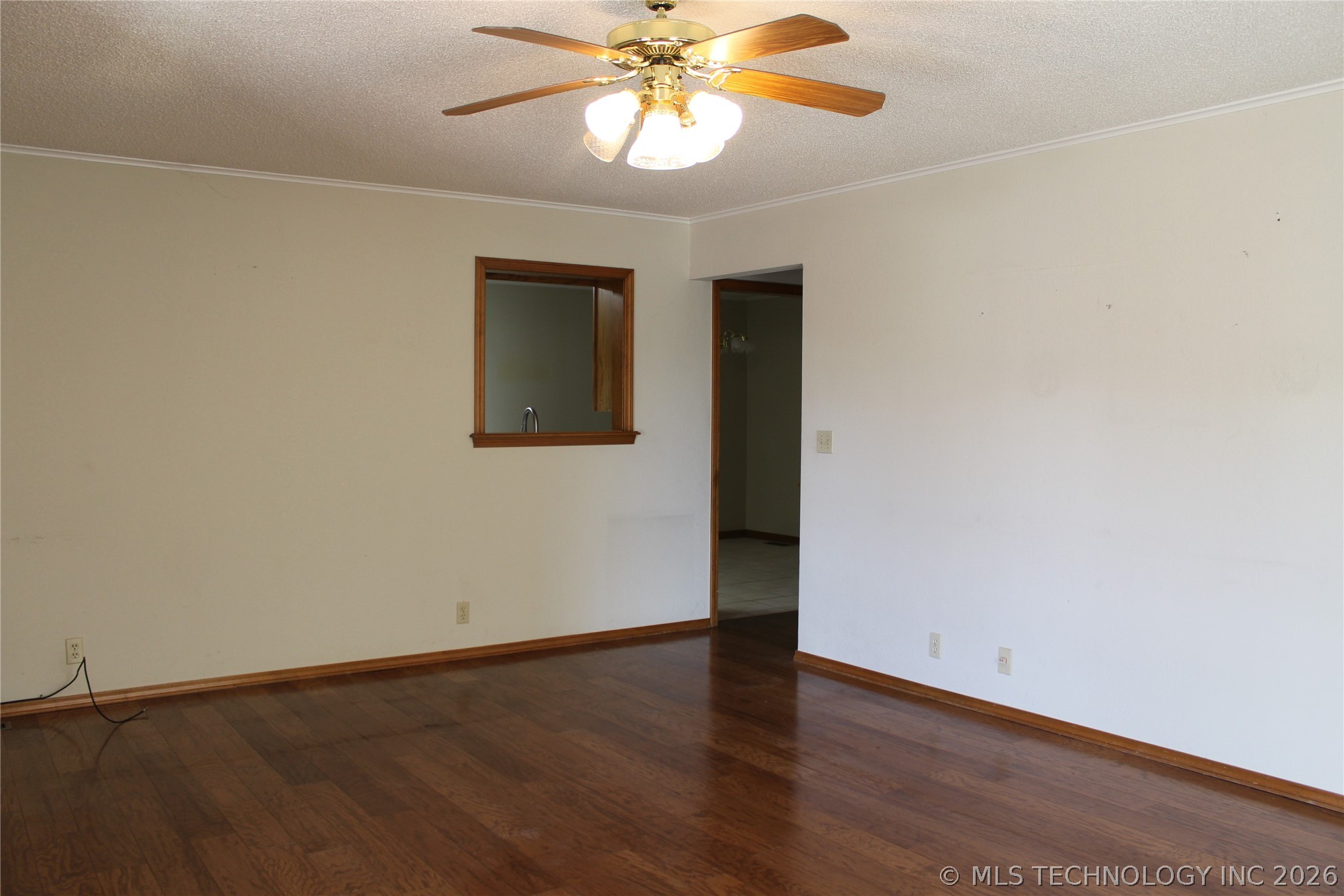 1407 Windsor Drive Property Photo 4