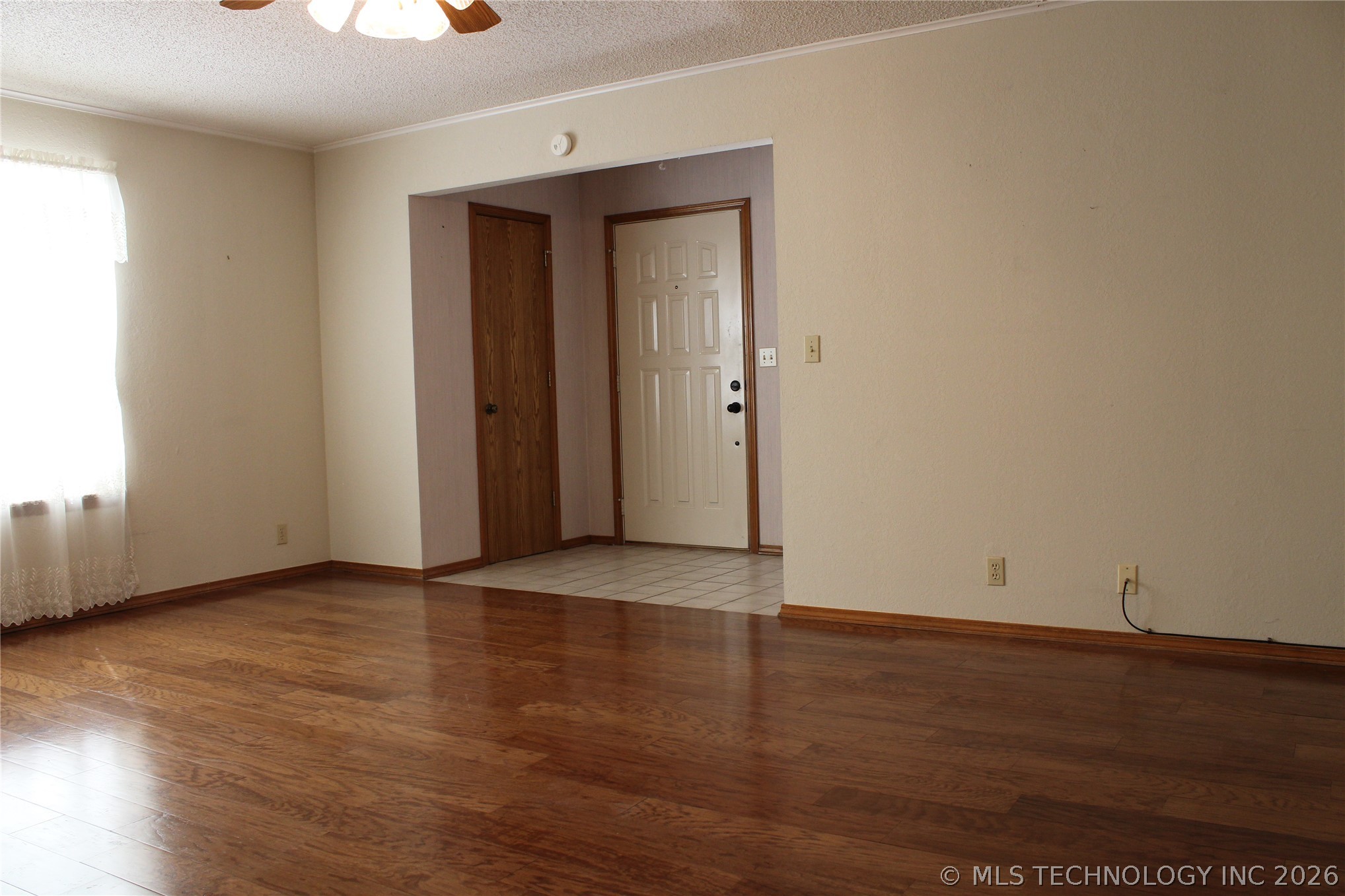 1407 Windsor Drive Property Photo 5