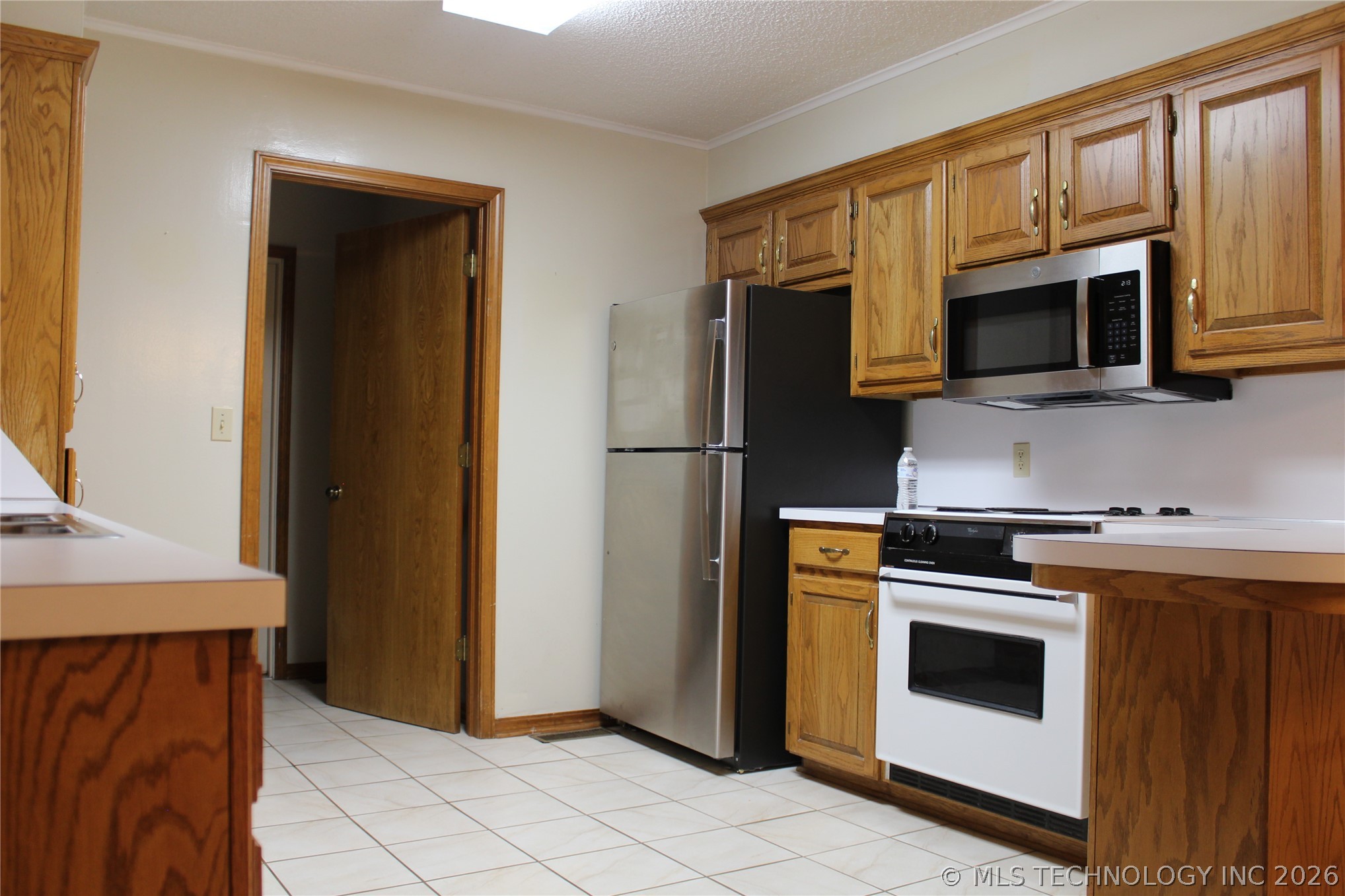 1407 Windsor Drive Property Photo 7