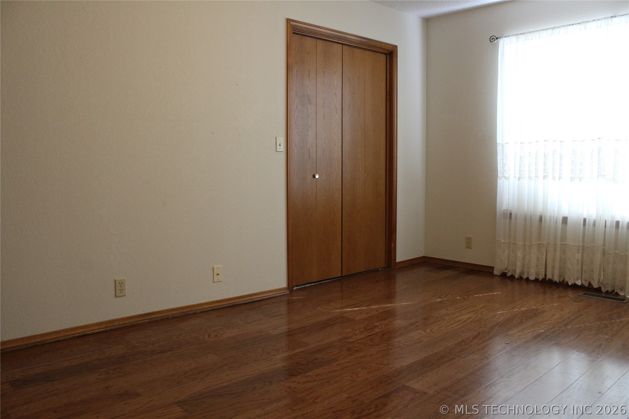 1407 Windsor Drive Property Photo 10