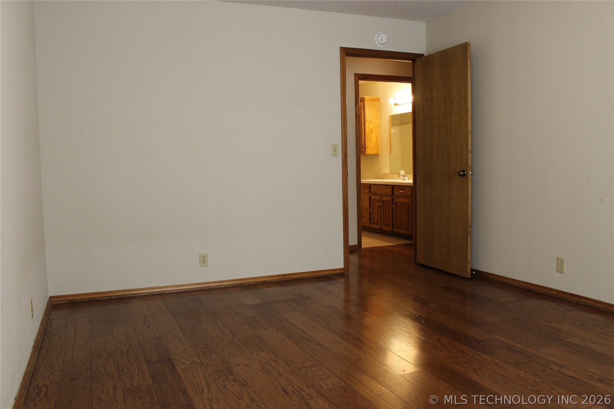 1407 Windsor Drive Property Photo 11
