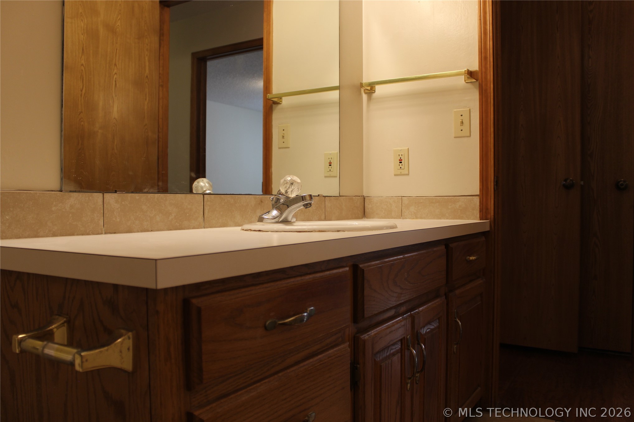 1407 Windsor Drive Property Photo 13