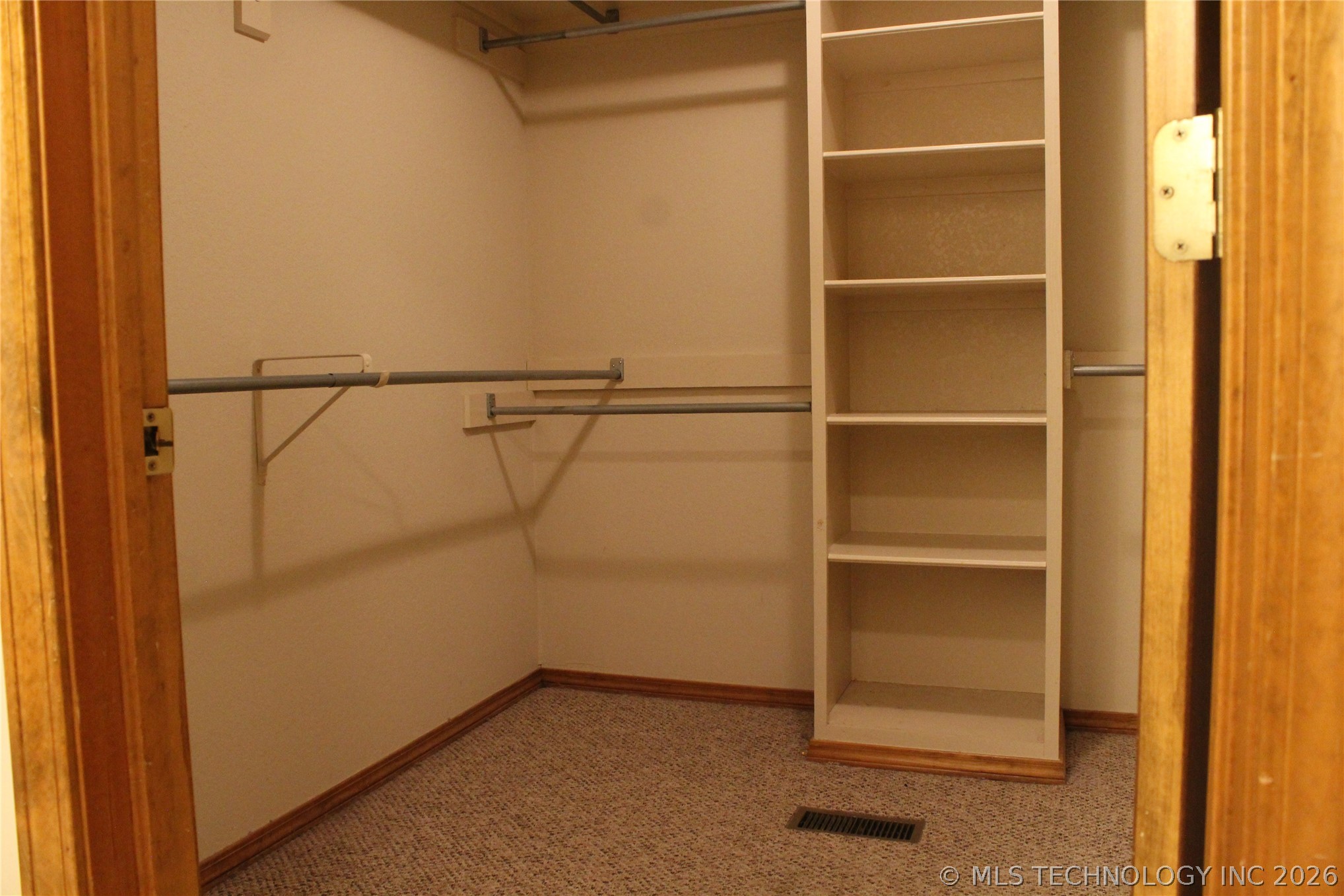 1407 Windsor Drive Property Photo 17