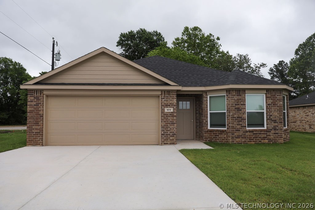 5010 S Mockingbird Property Photo 1