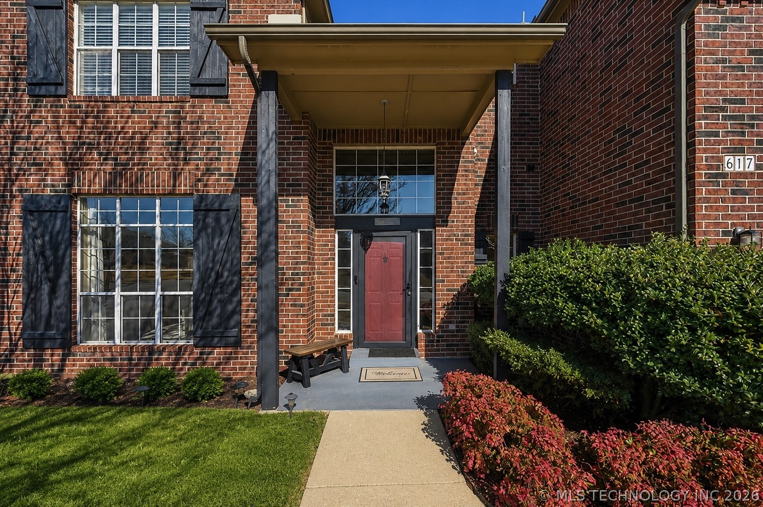 617 N Willow Avenue Property Photo 4