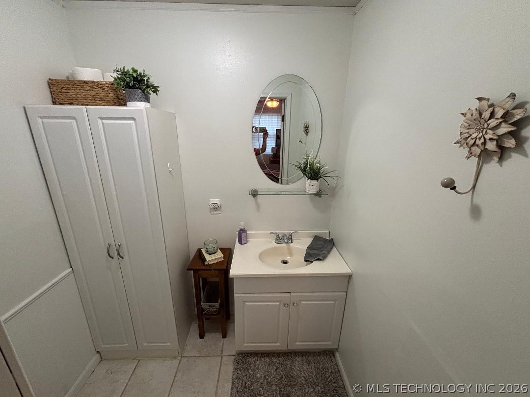 411064 E 1180 Road Property Photo 28