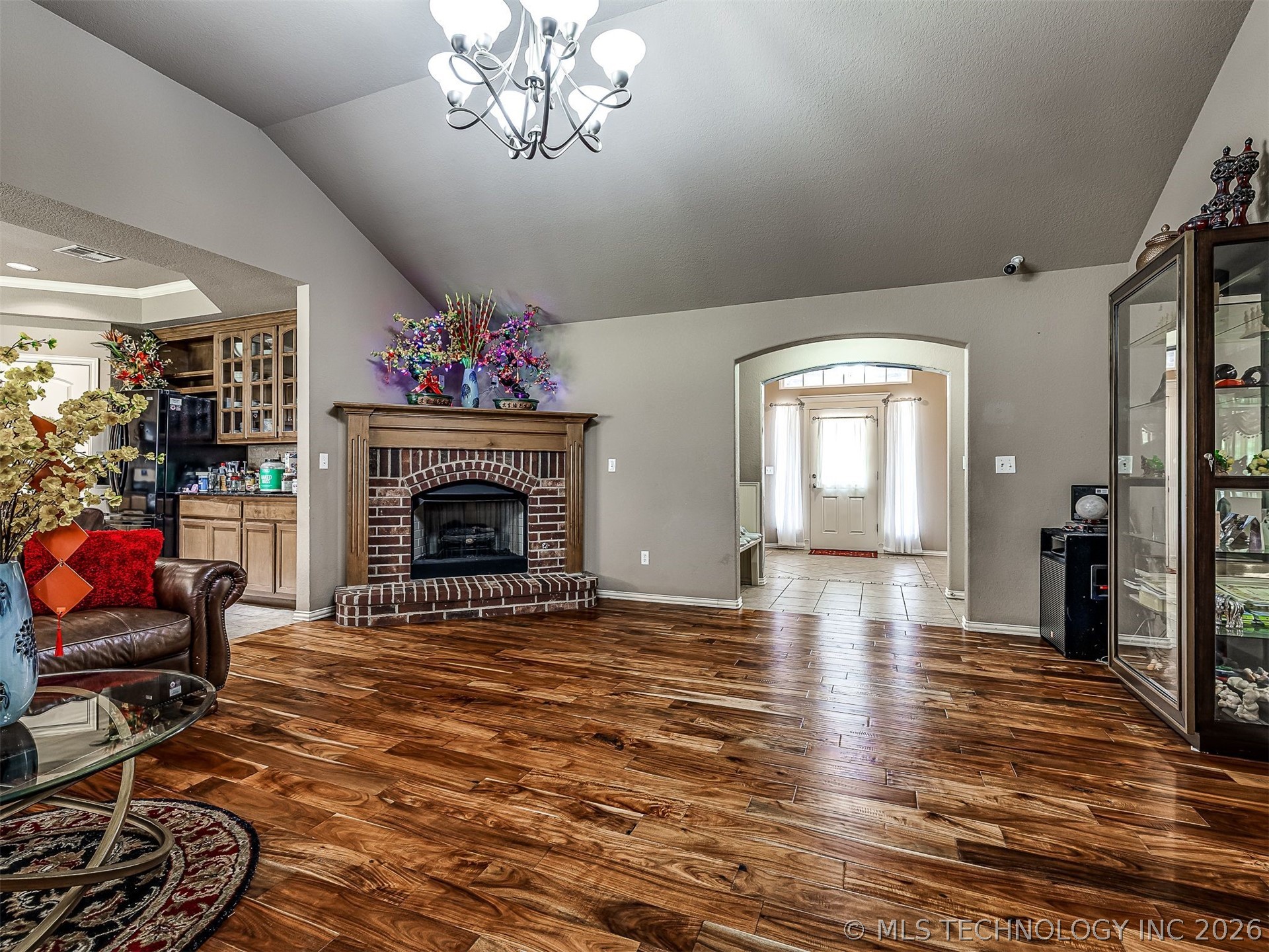 2312 E Queens Street Property Photo 10