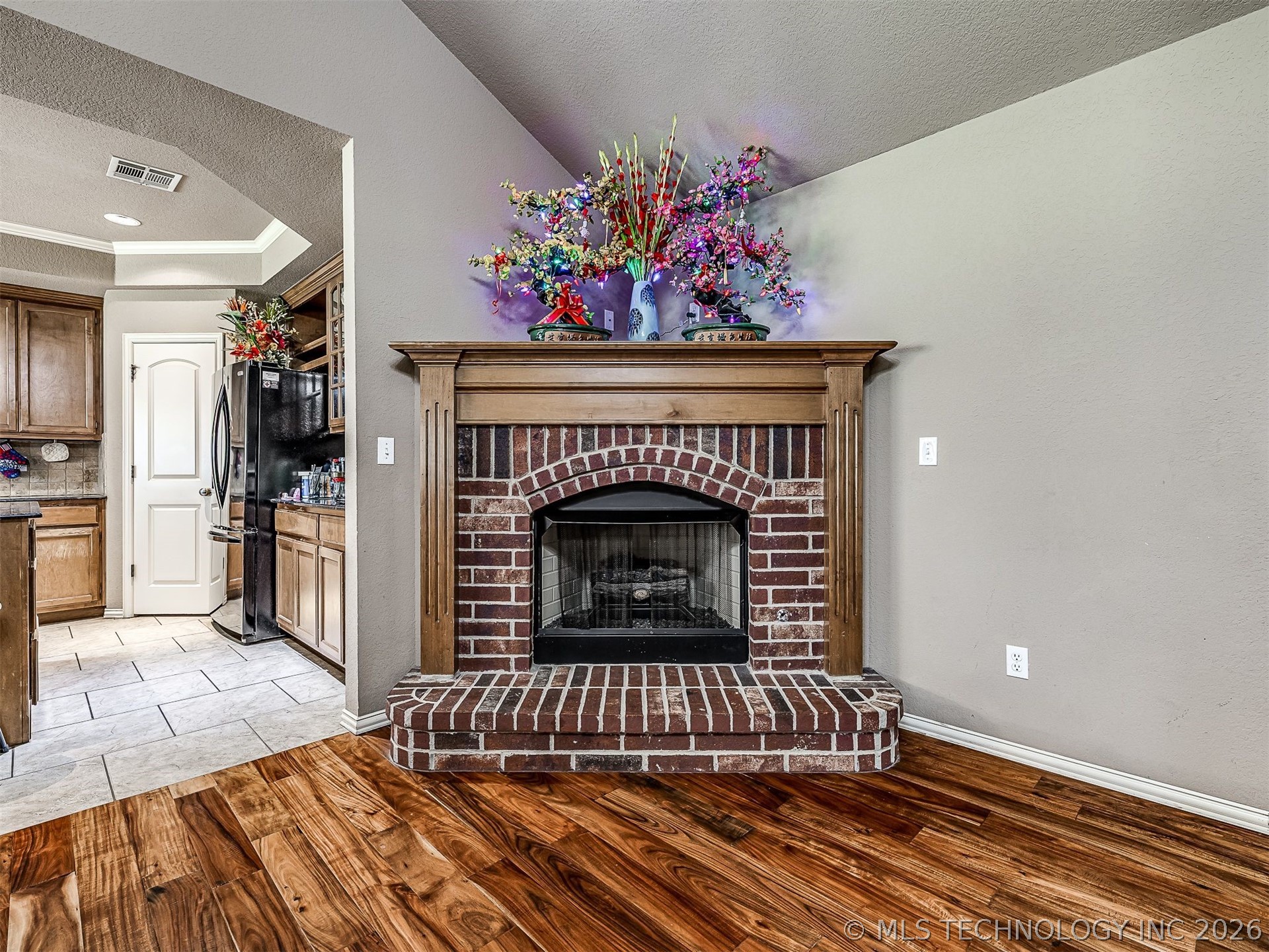 2312 E Queens Street Property Photo 11