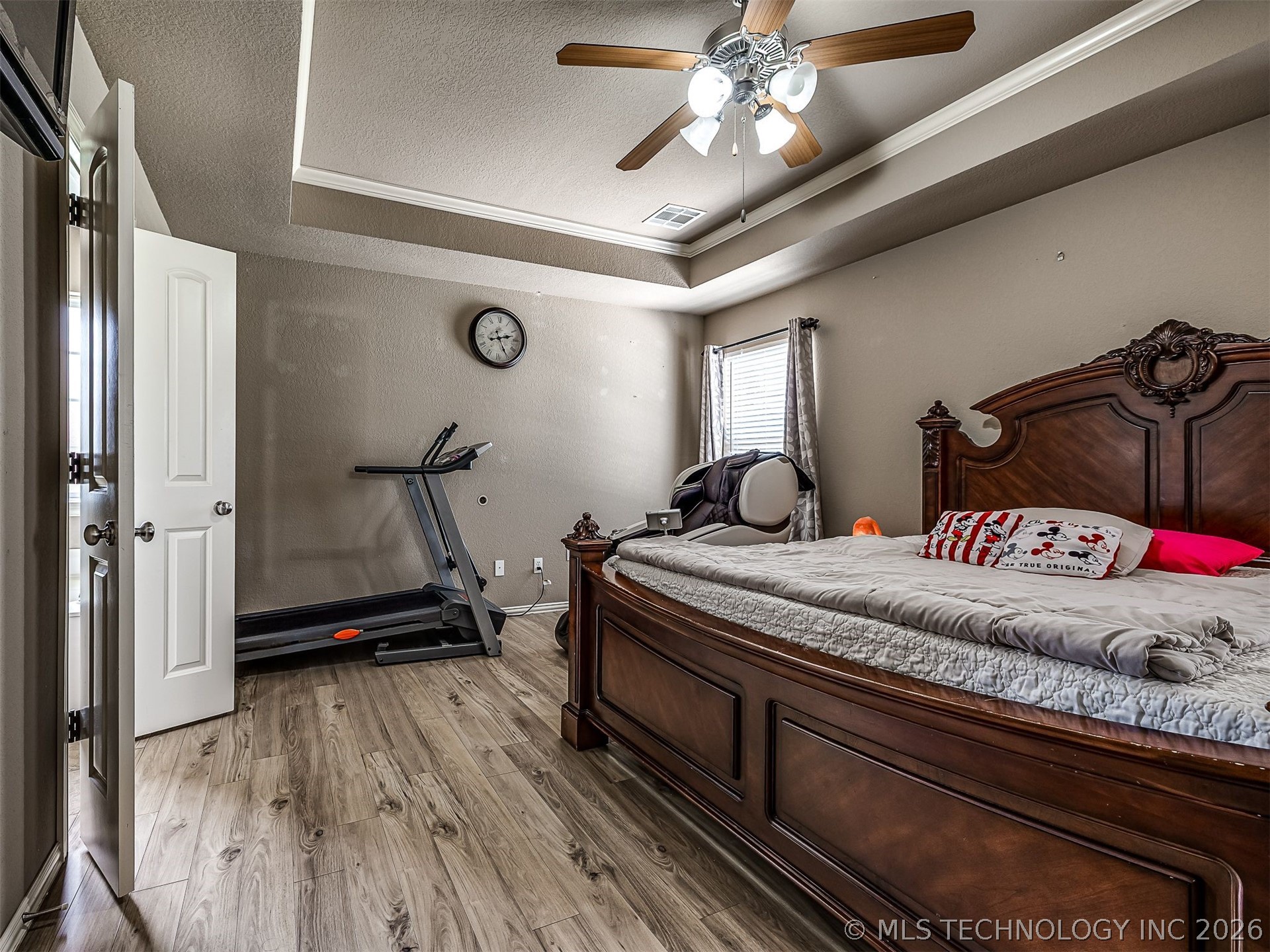 2312 E Queens Street Property Photo 22